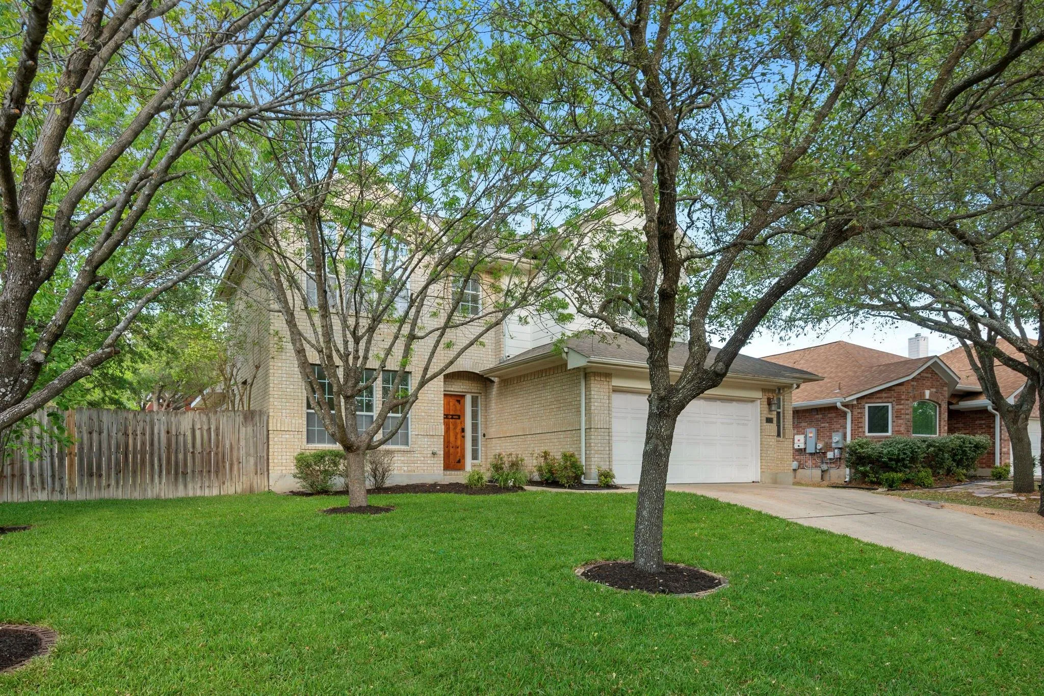 Photo 2 of 1734 CHASEWOOD DR