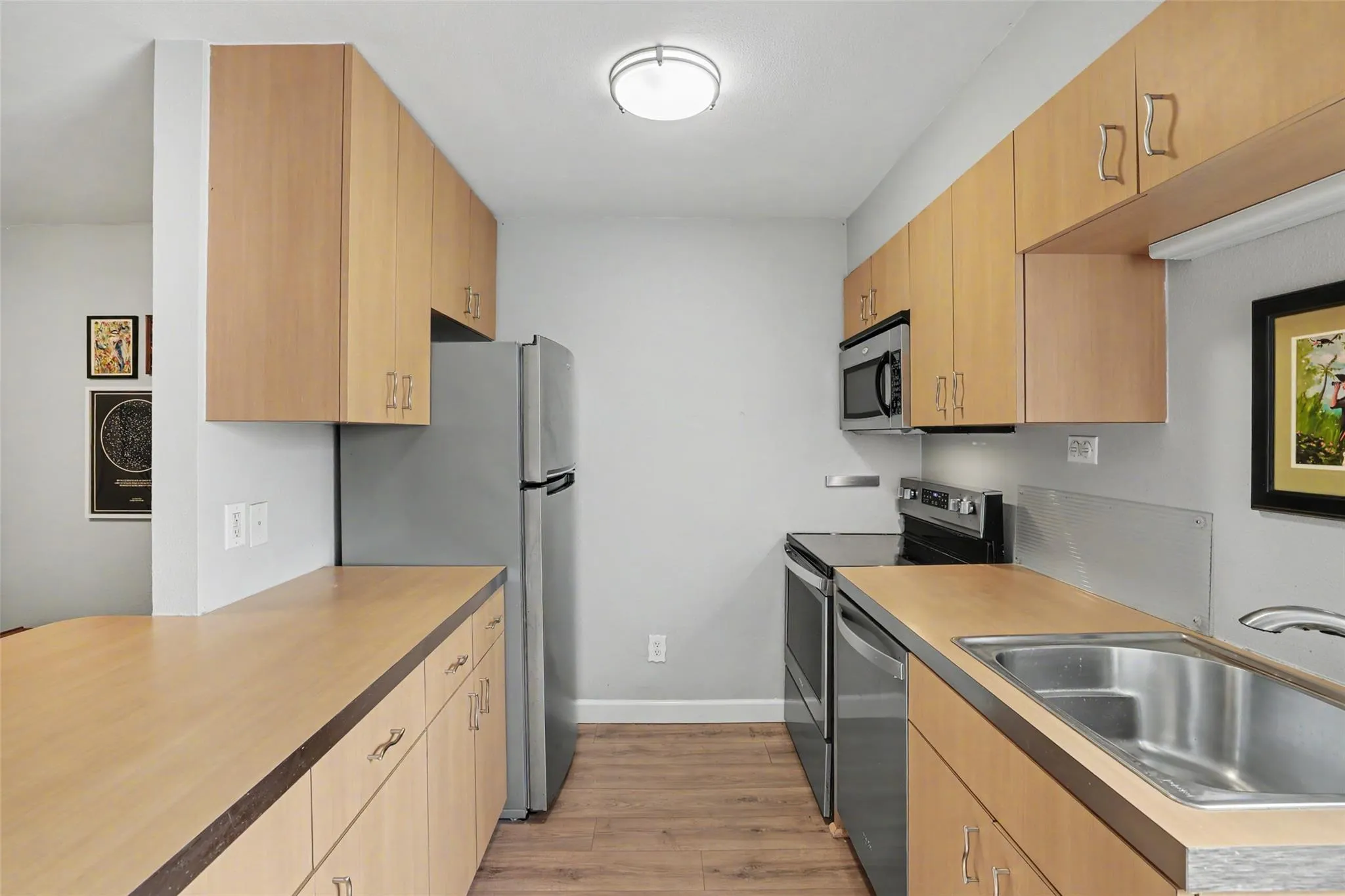 Photo 3 of 300 CROCKETT ST #114