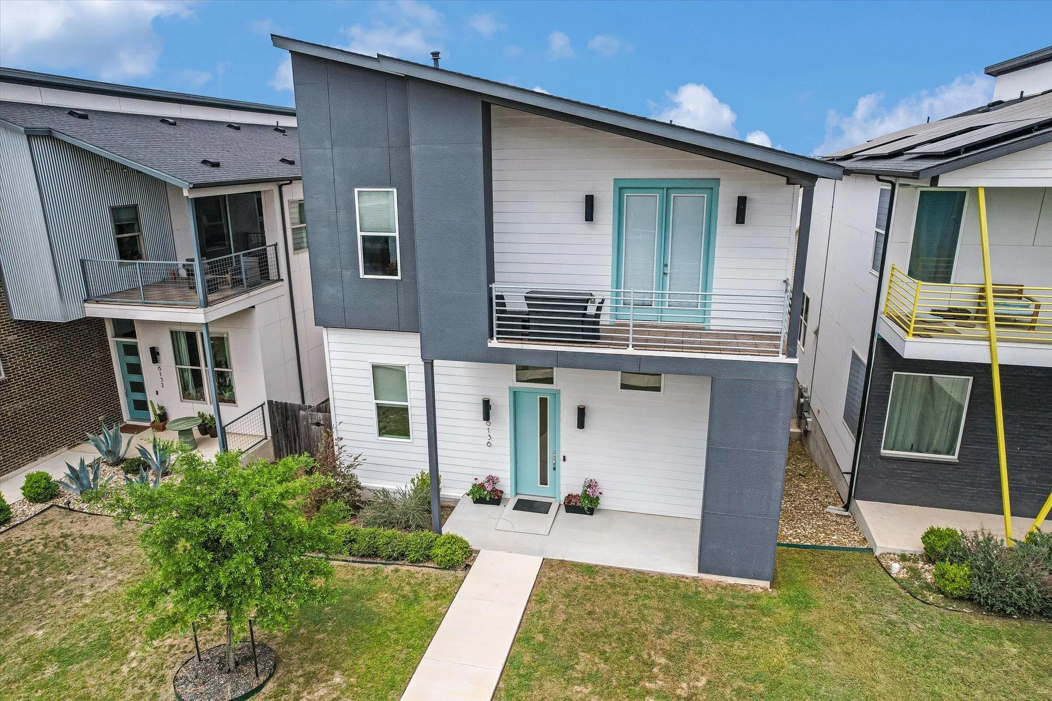 Photo 2 of 6136 FLORENCIA LN