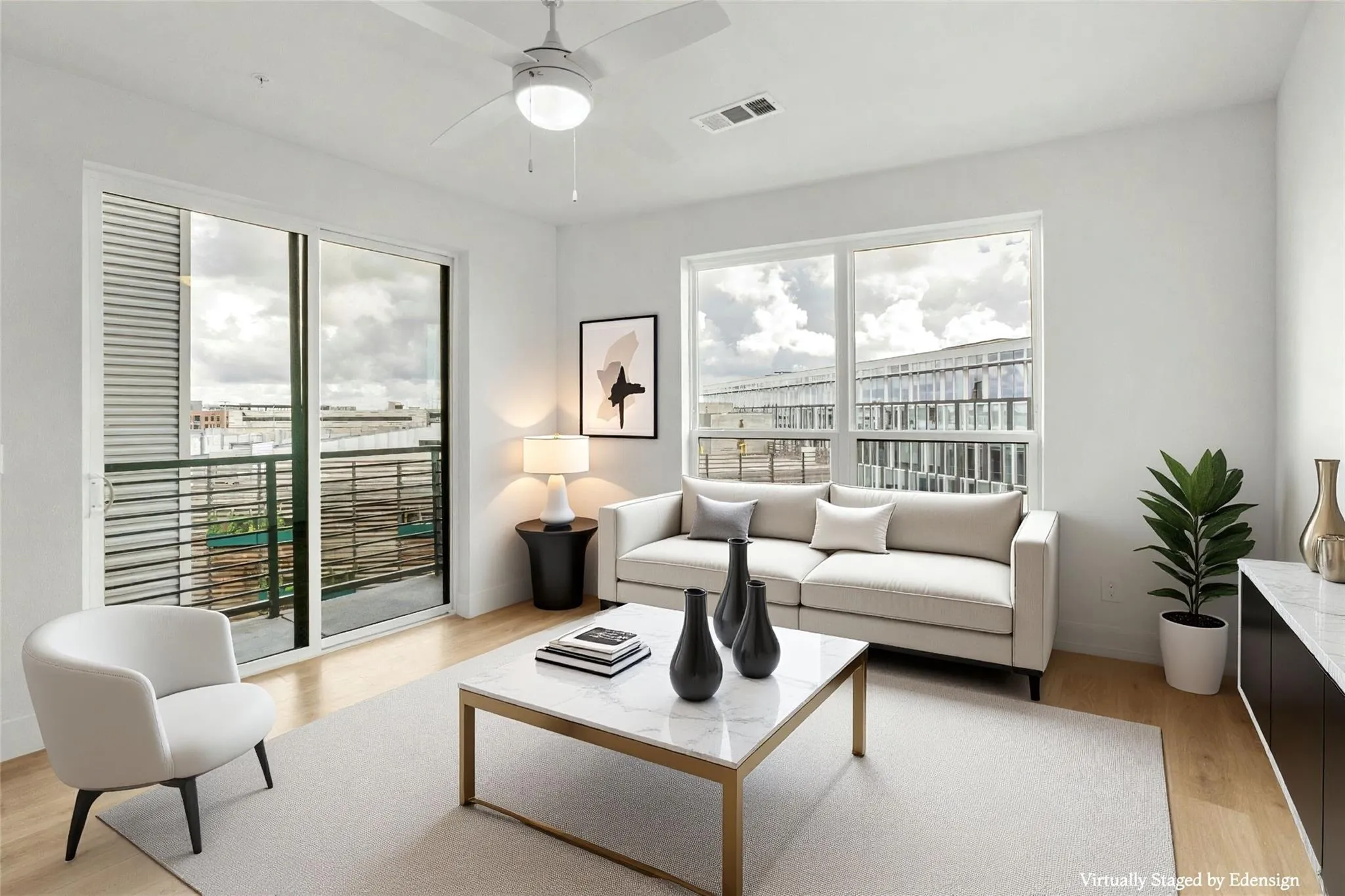 Photo 3 of 1701 SIMOND AVE #644