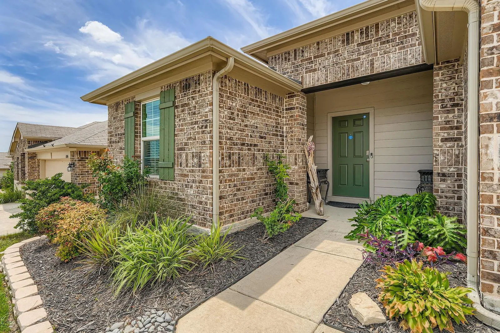Photo 3 of 6008 SHANJIA DR