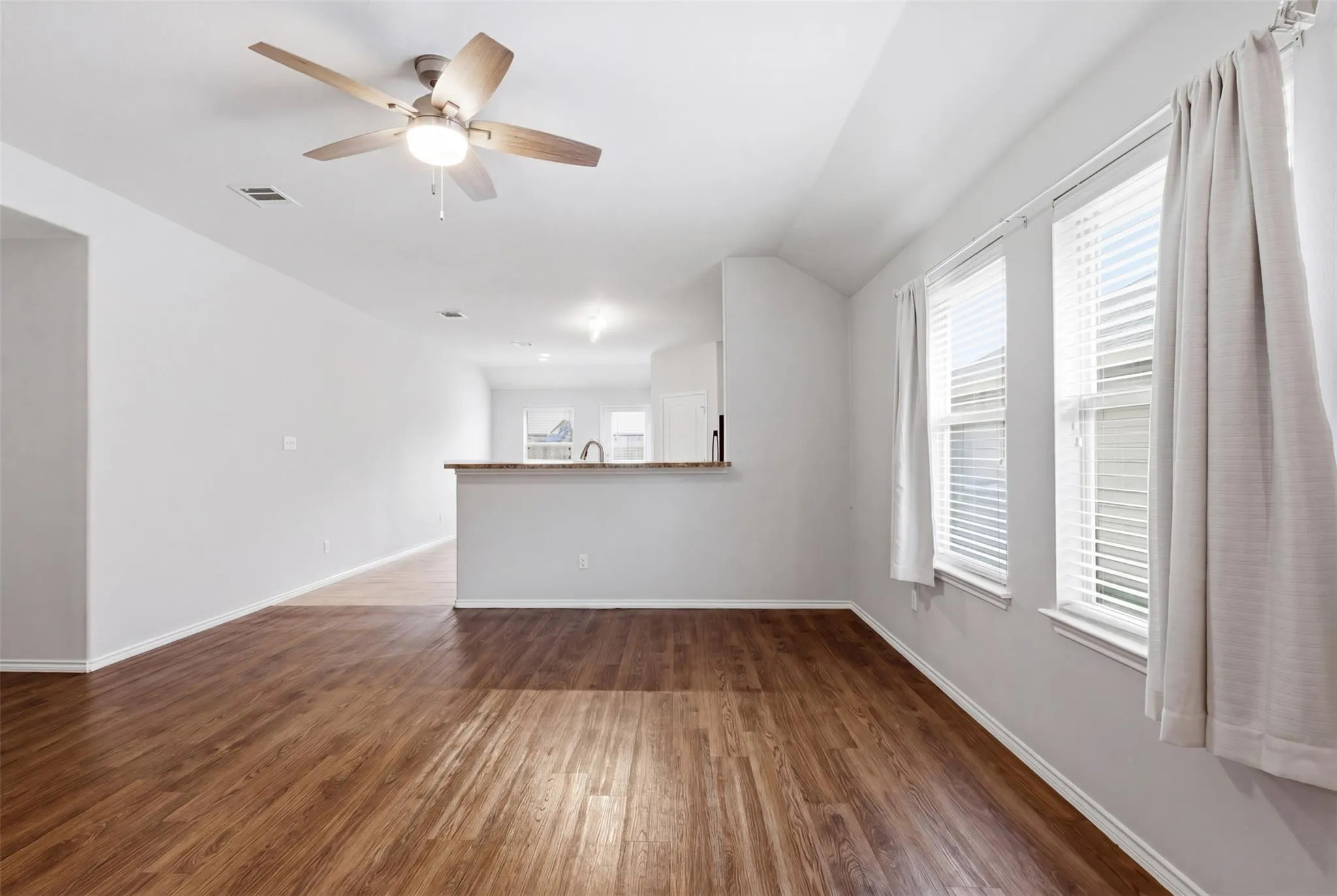 Photo 4 of 18420 CLOUDMORE LN