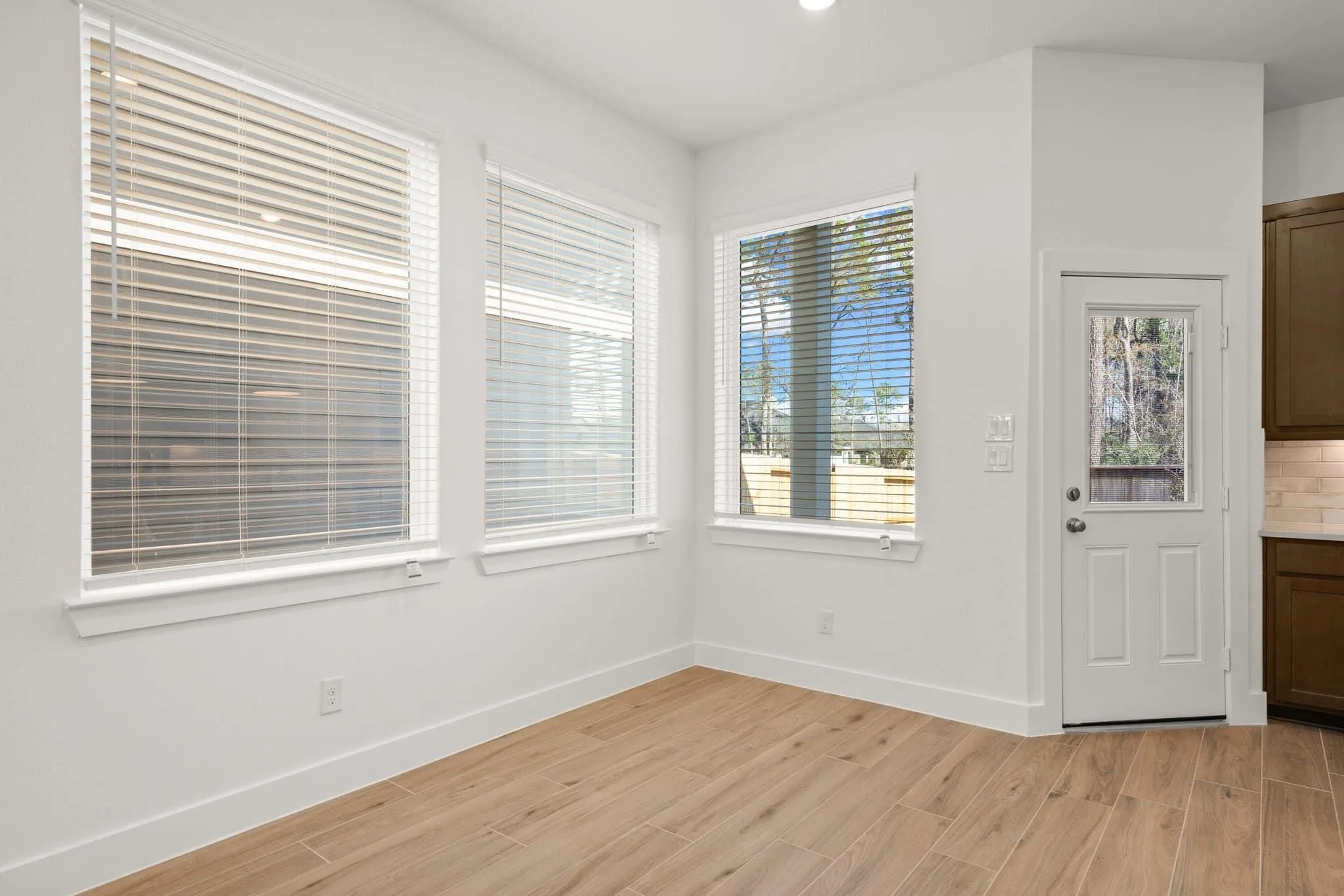Photo 4 of 215 FLORA SPRINGS CV