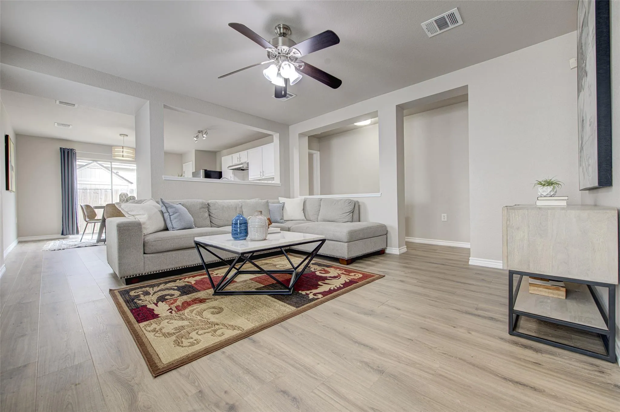 Photo 4 of 6709 DOYAL DR