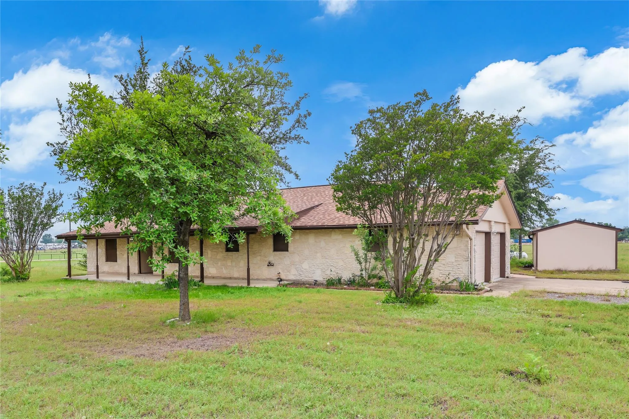 Photo 5 of 21404 MARTIN LN