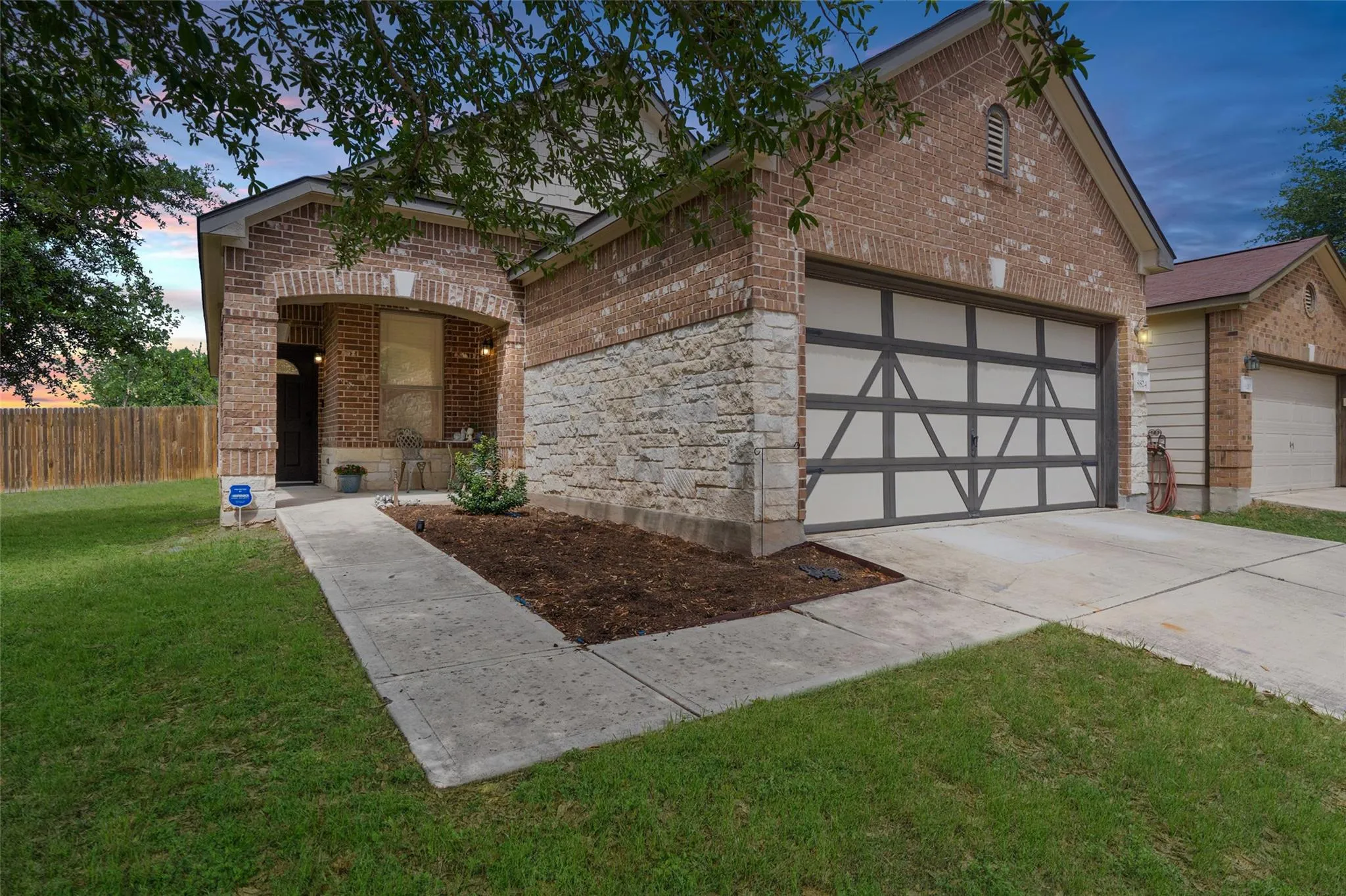 Photo 2 of 8824 STAMBOURNE ST