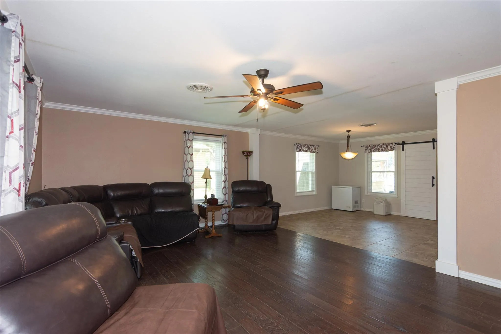 Photo 4 of 1212 LAKE TERRACE DR