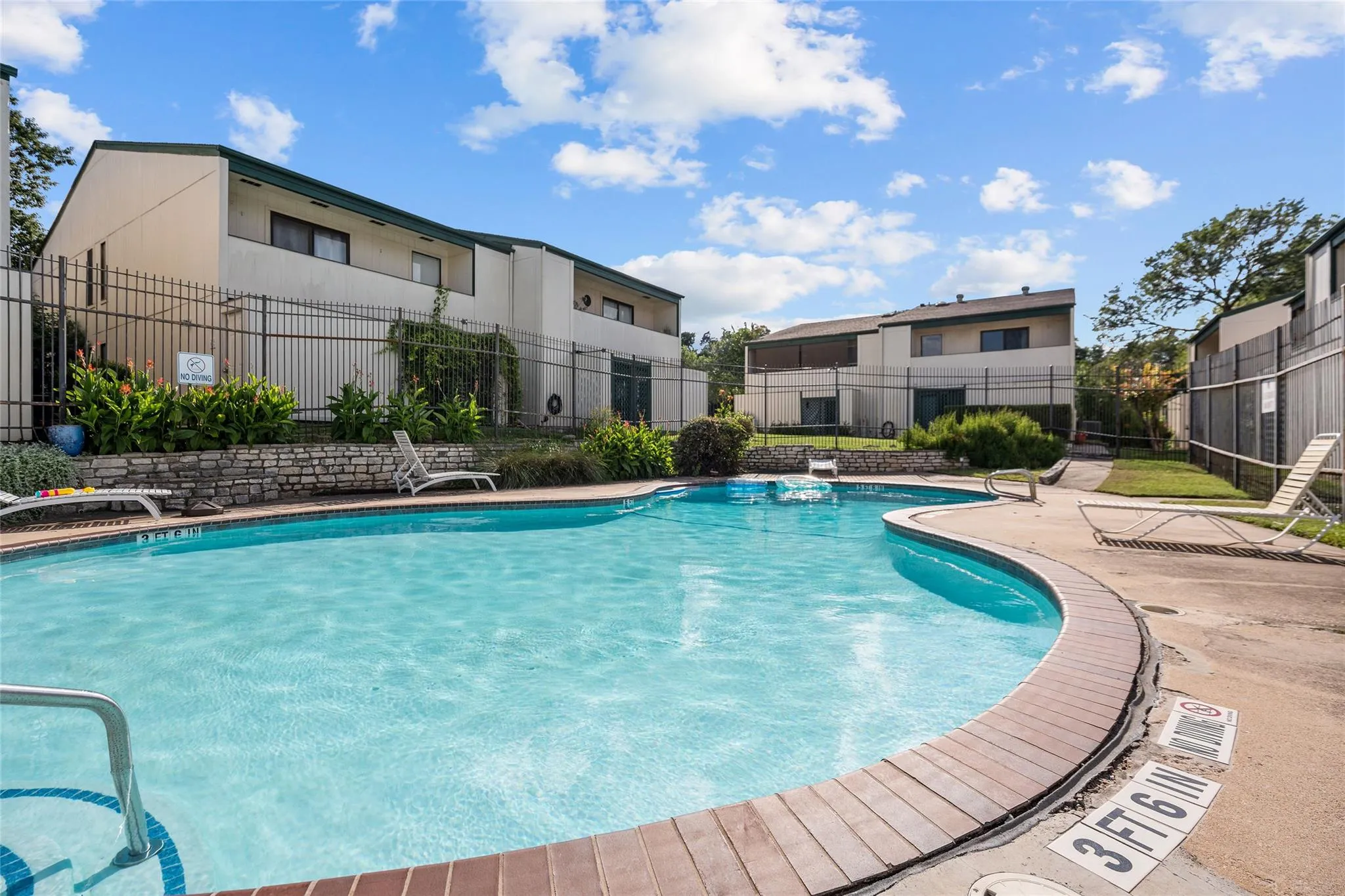 Photo 5 of 6718 SILVERMINE DR #302