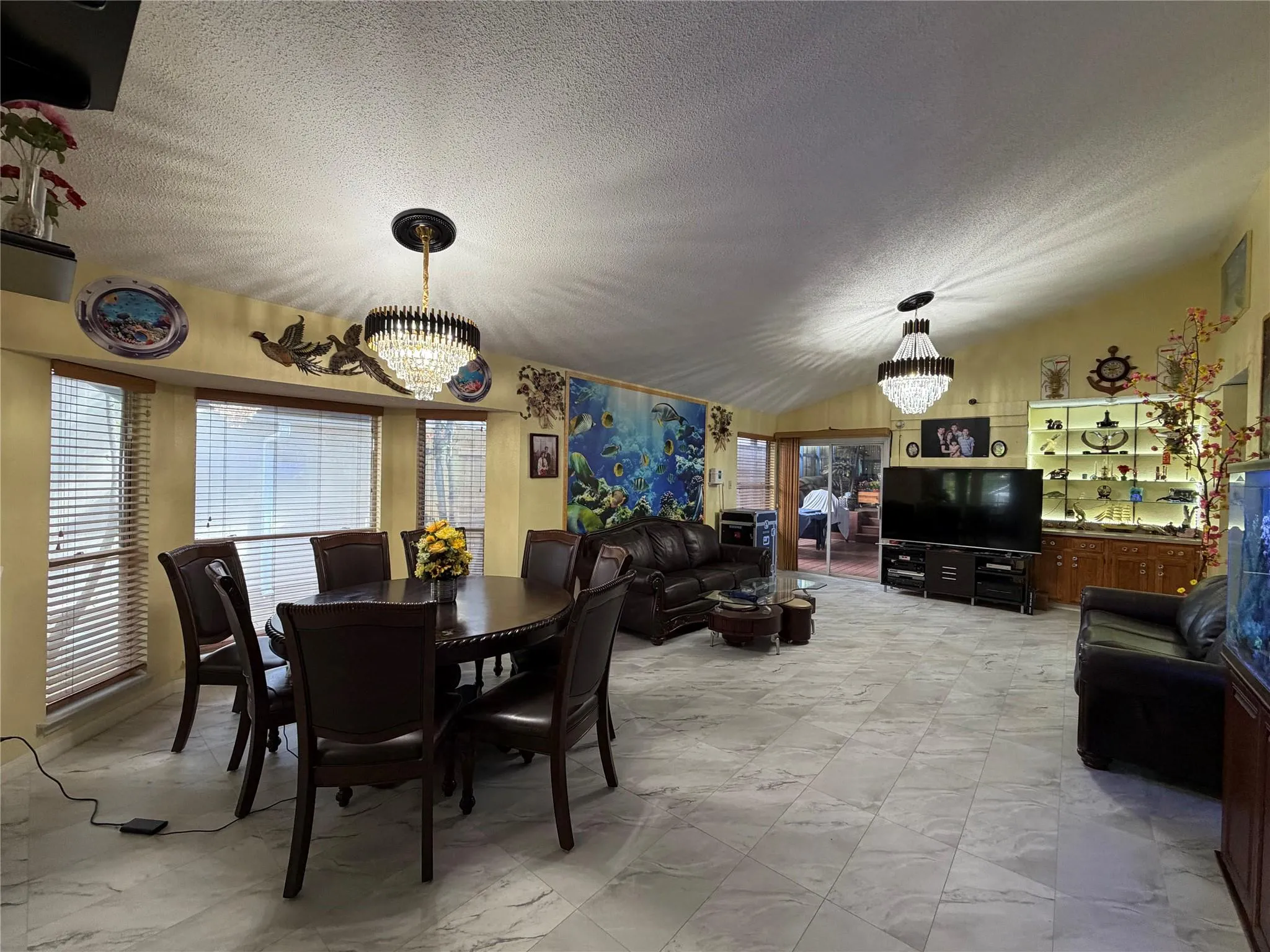 Photo 4 of 12321 YARMONT WAY