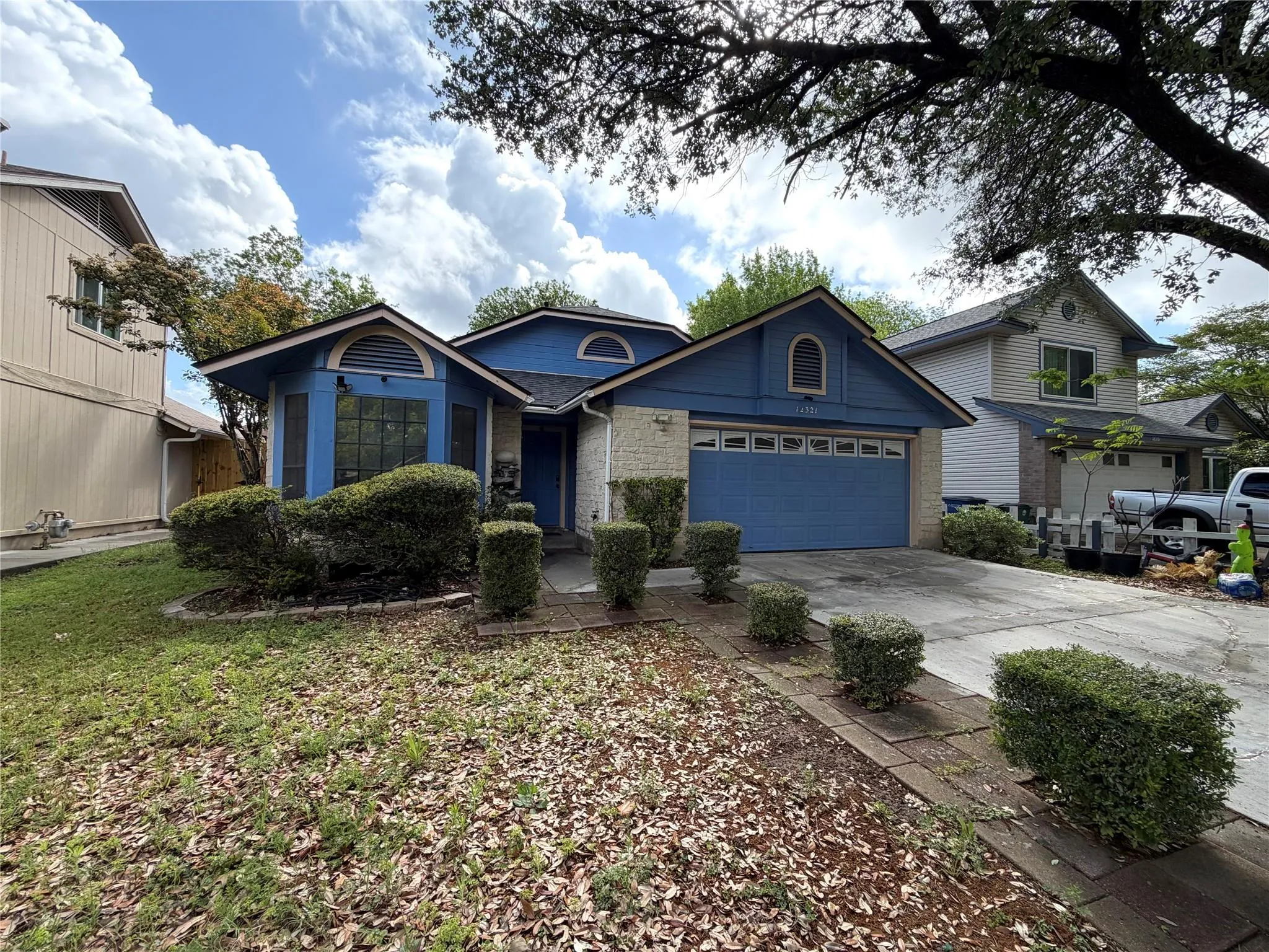 Photo 2 of 12321 YARMONT WAY