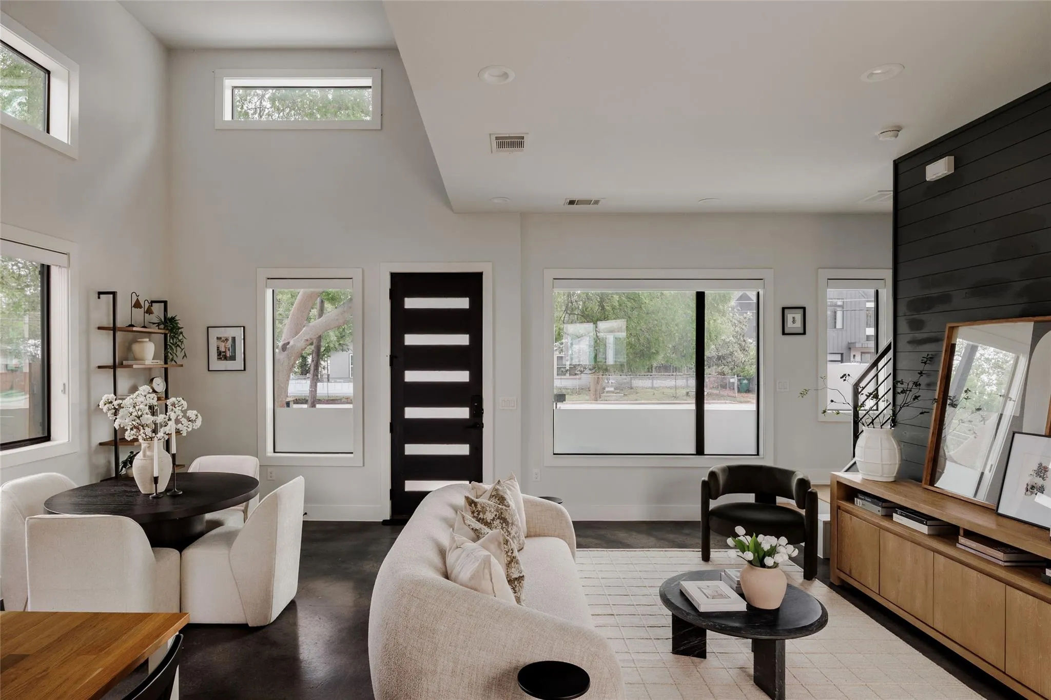 Photo 4 of 1102 TILLERY ST #1