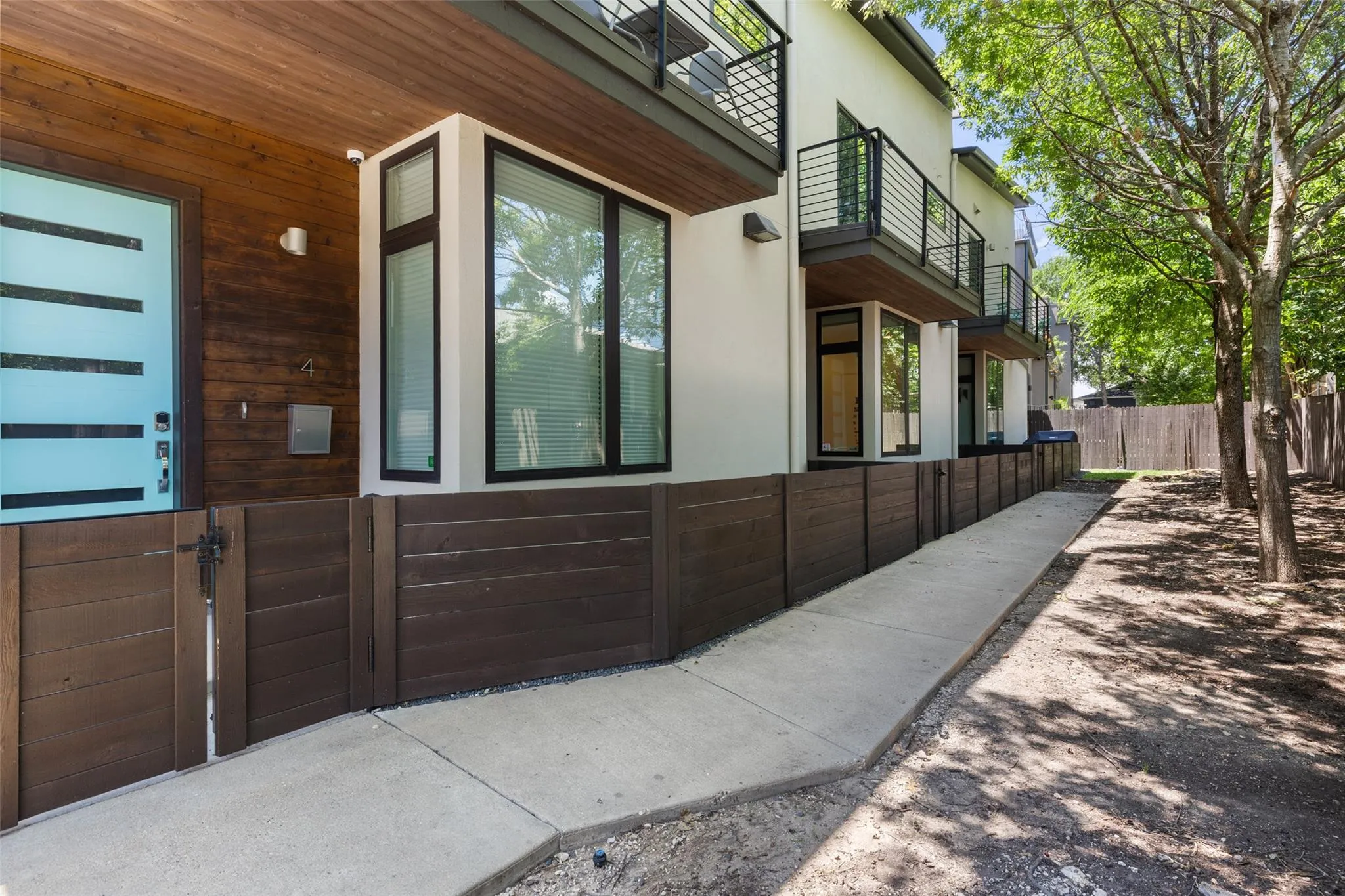 Photo 3 of 2118 BRACKENRIDGE ST #5
