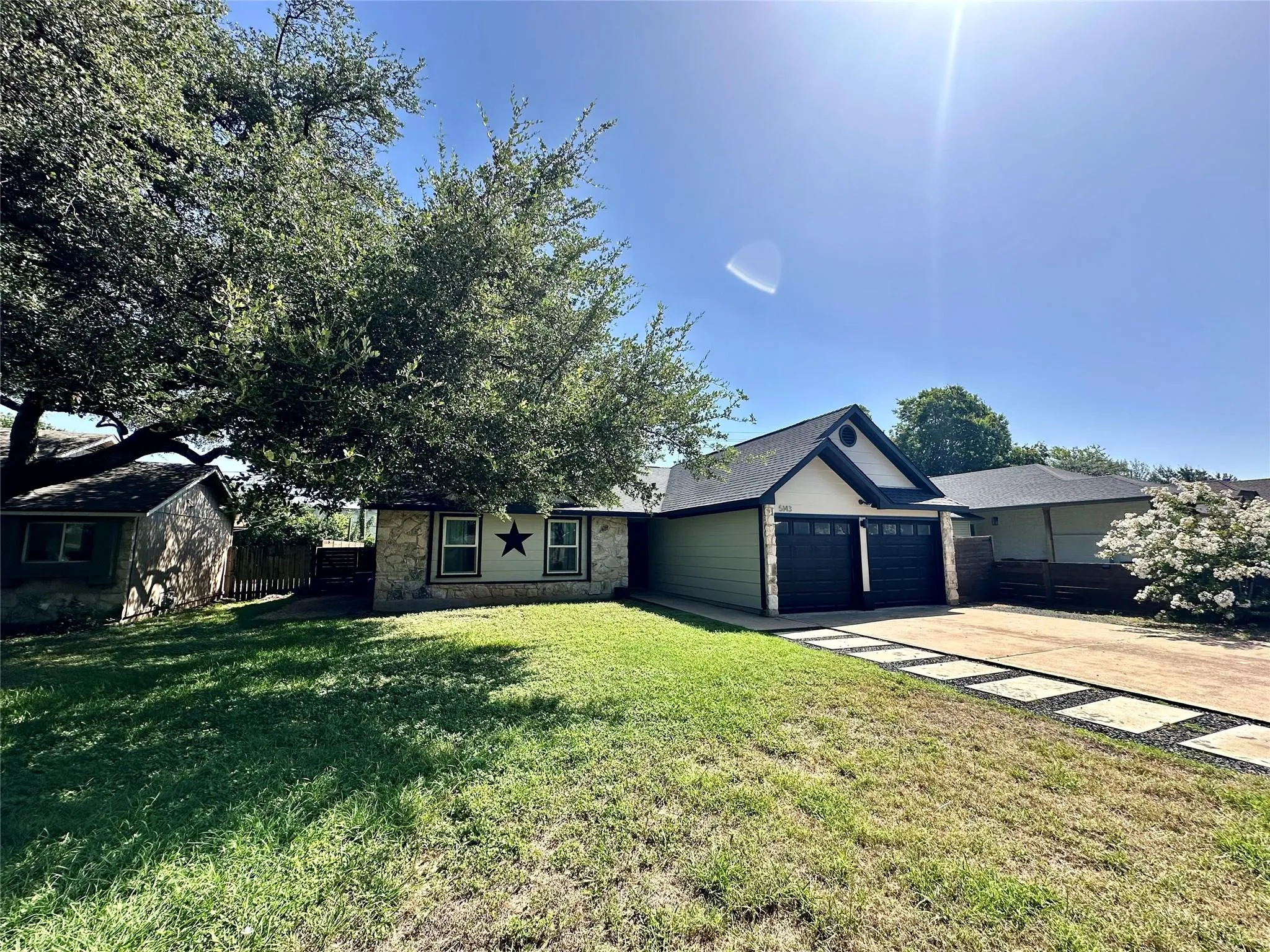 Photo 3 of 5143 GANYMEDE DR