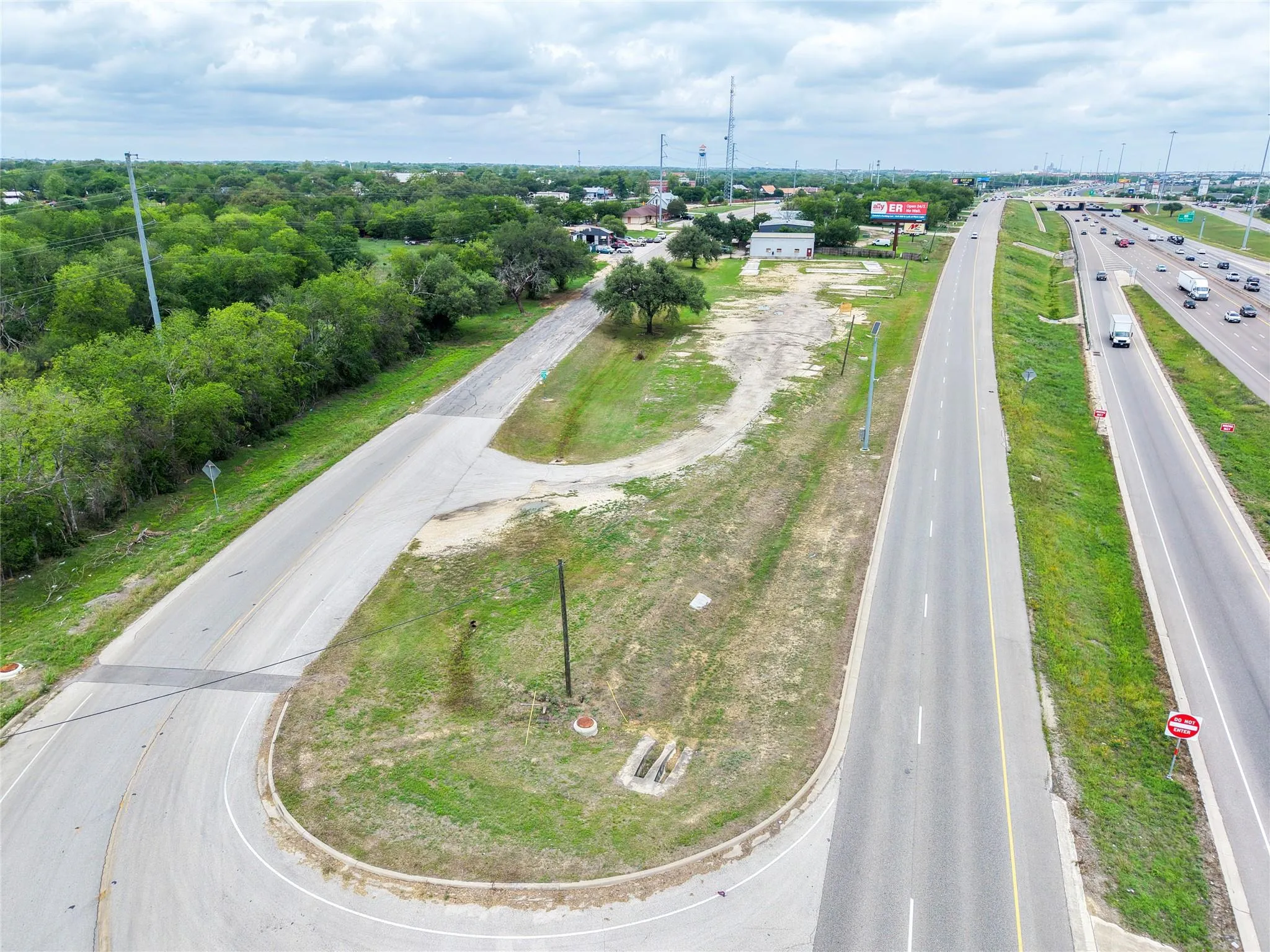 Photo 4 of 505 S OLD HWY 81 NONE