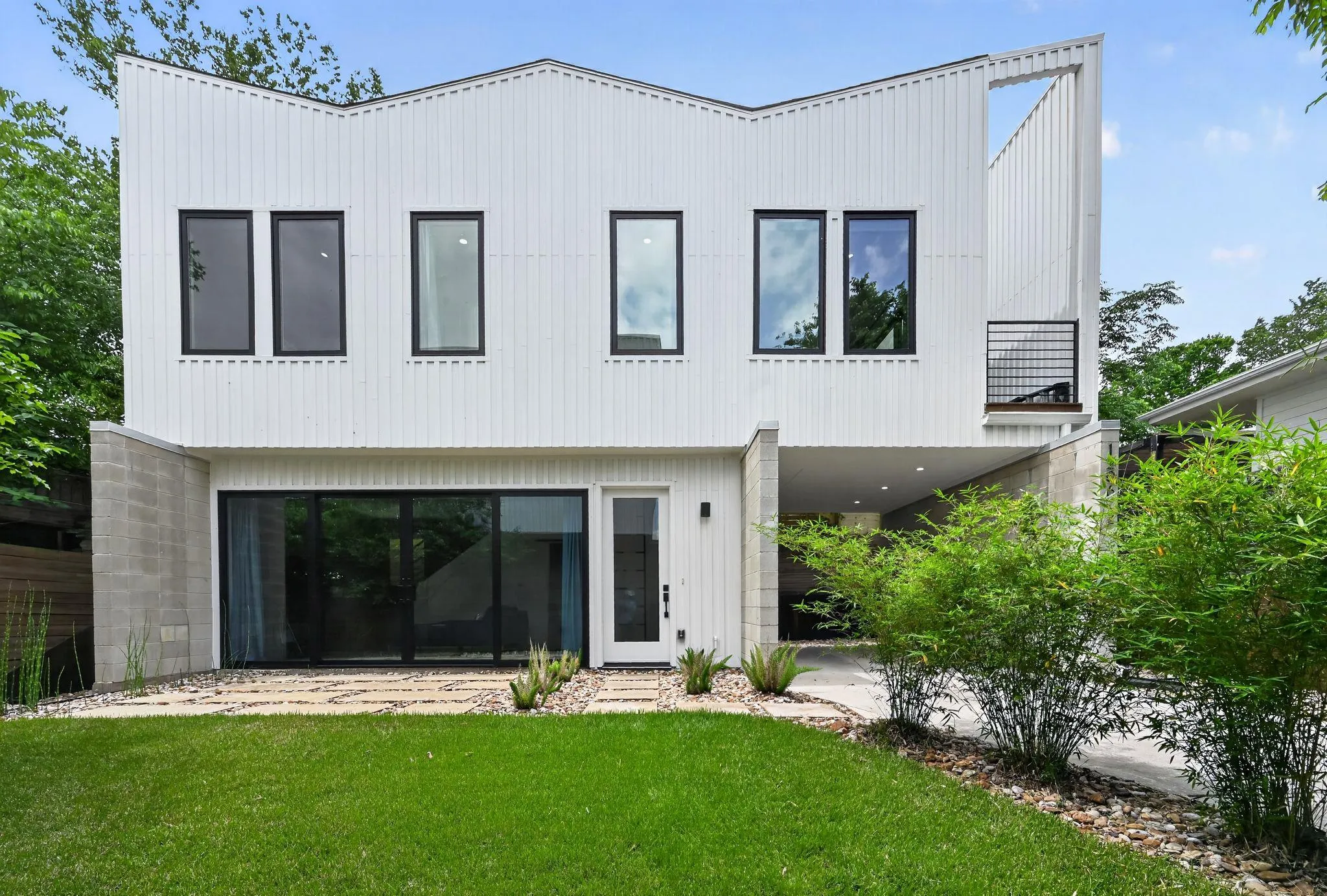 Photo of 1206 LUNA ST #2, Austin, TX, 78721