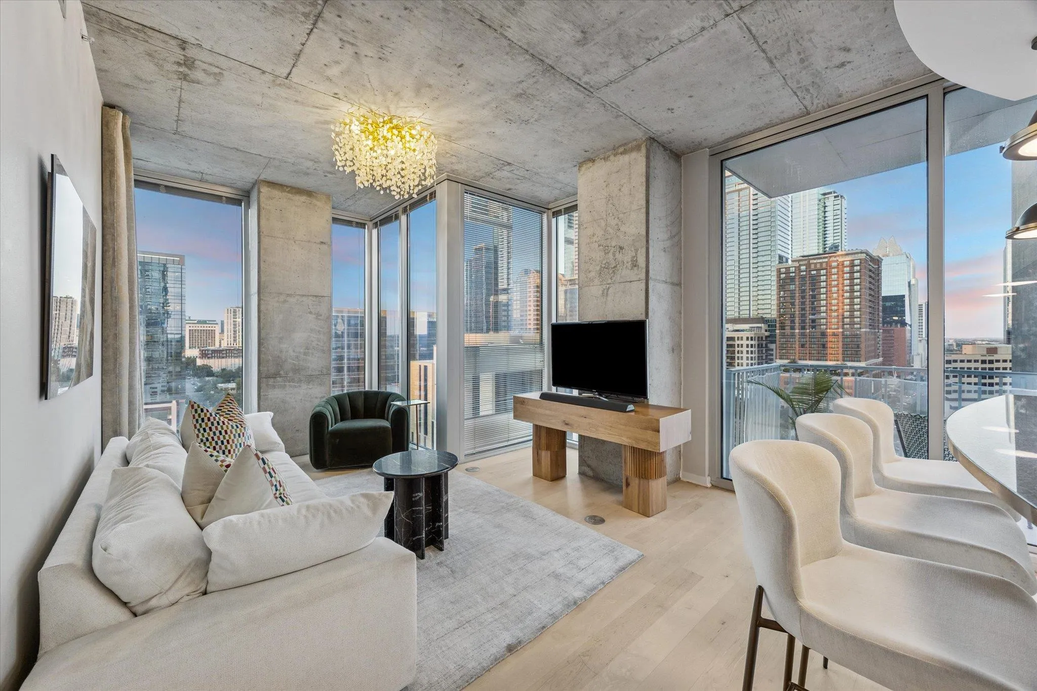 Photo 3 of 360 NUECES ST #1417