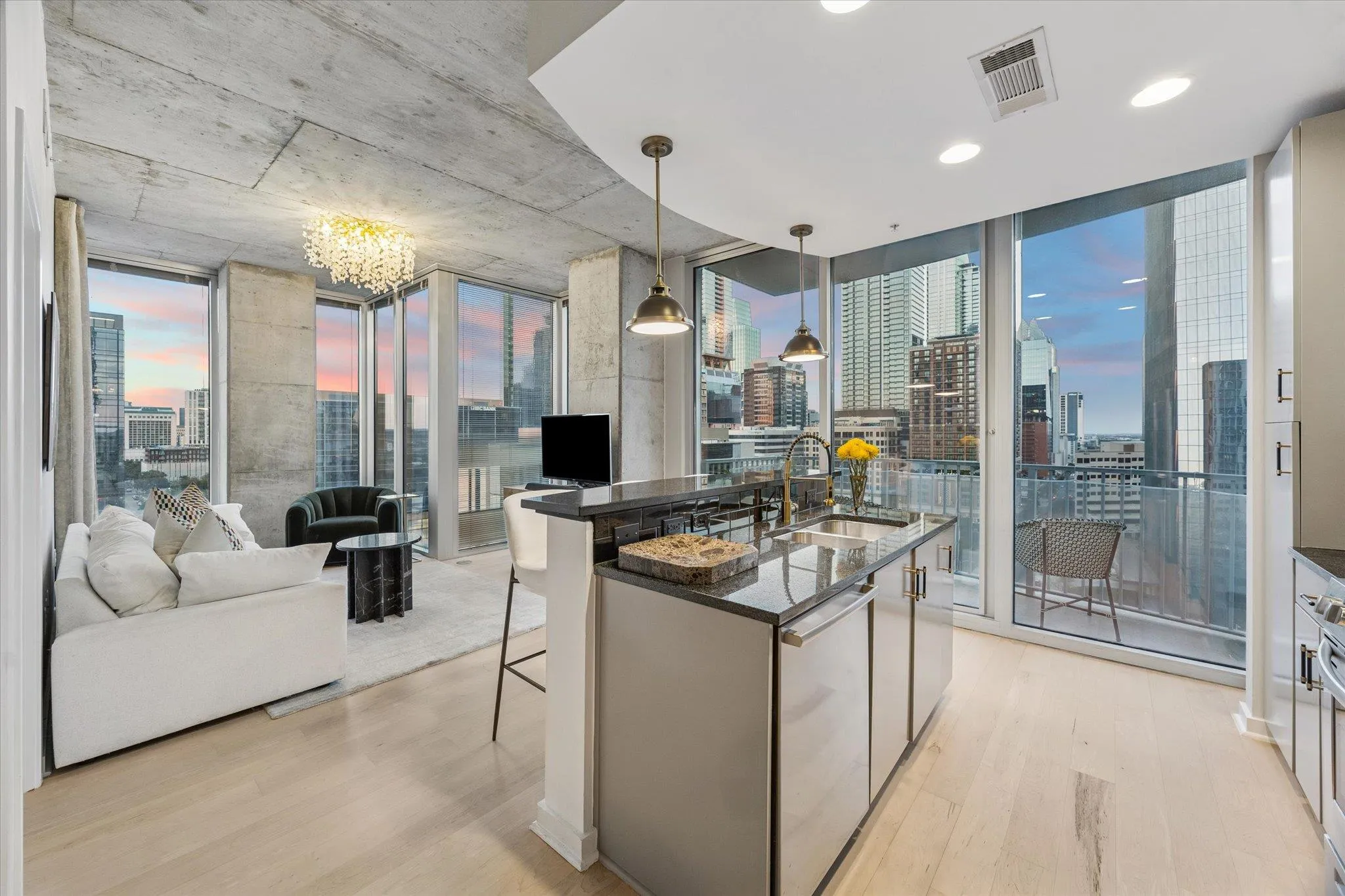 Photo 2 of 360 NUECES ST #1417