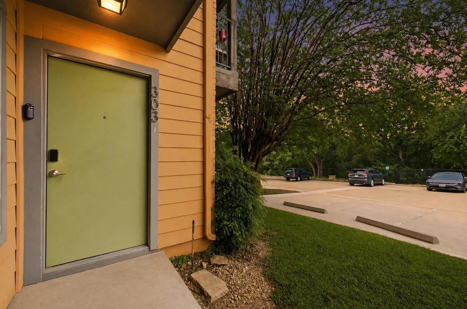 Photo 3 of 3204 MENCHACA RD #303