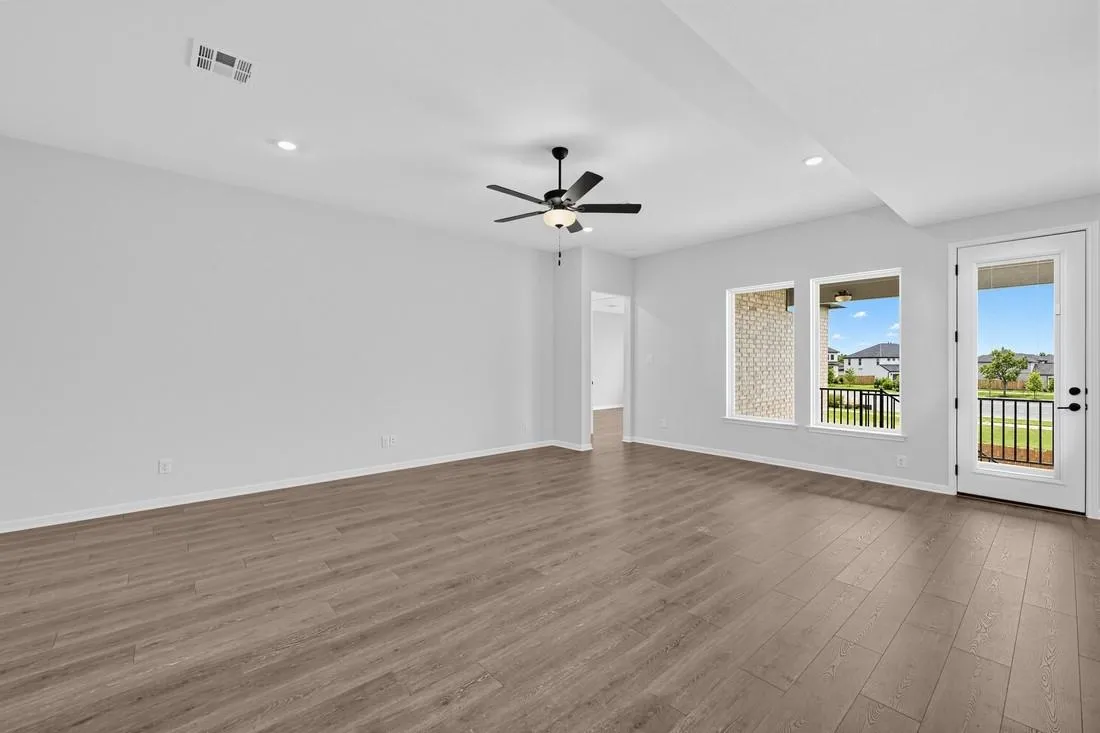 Photo 3 of 121 AMBER OAK LN