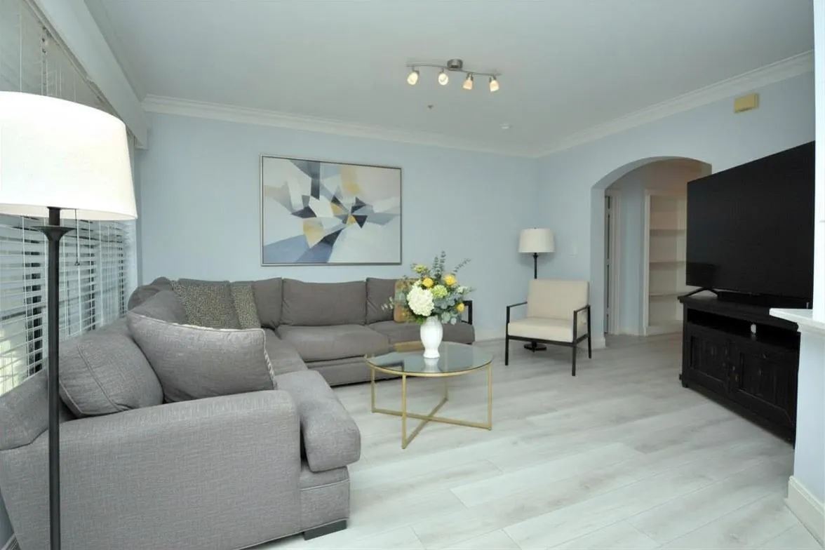 Photo 3 of 7701 RIALTO BLVD #124