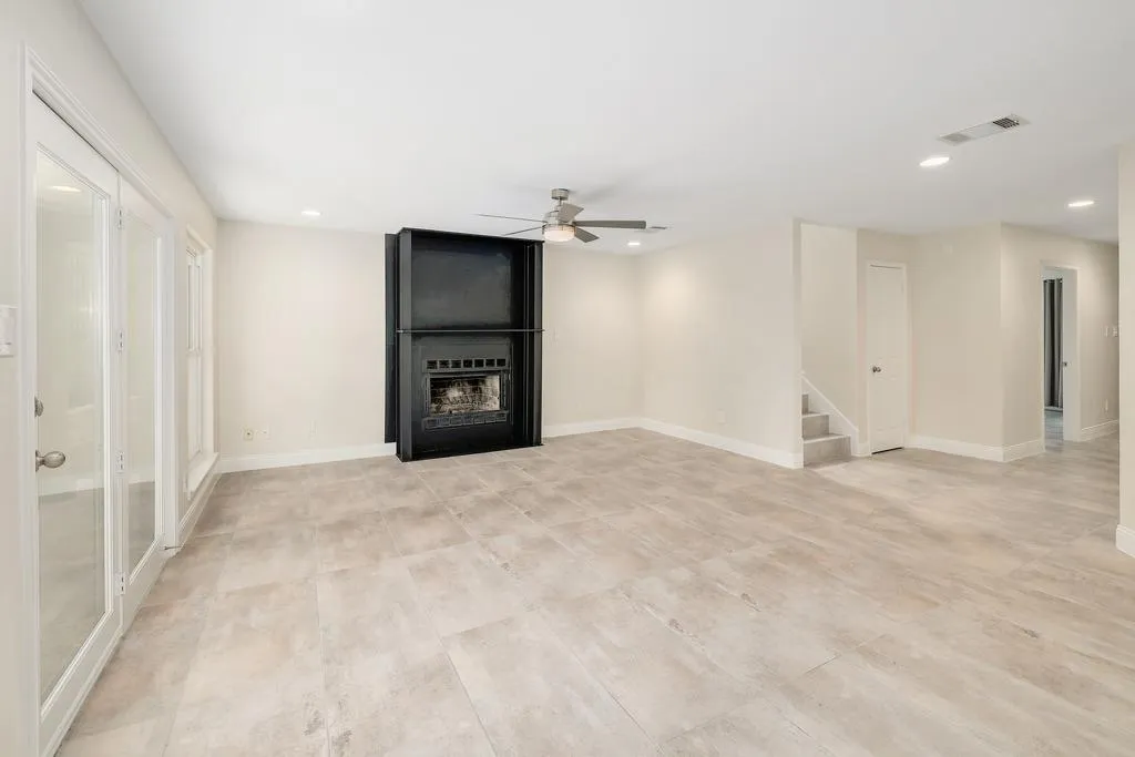 Photo 5 of 4605 BEECHWOOD HOLW