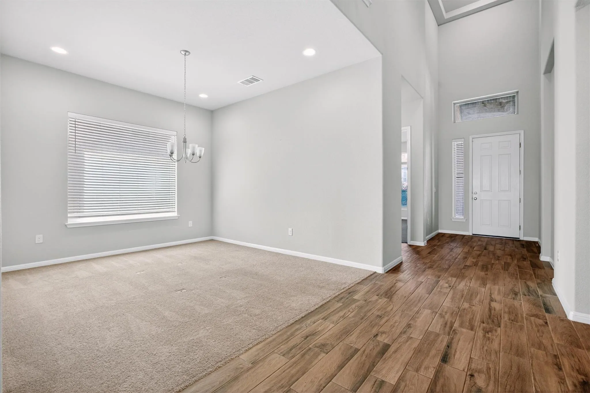 Photo 3 of 810 CLEARWELL ST
