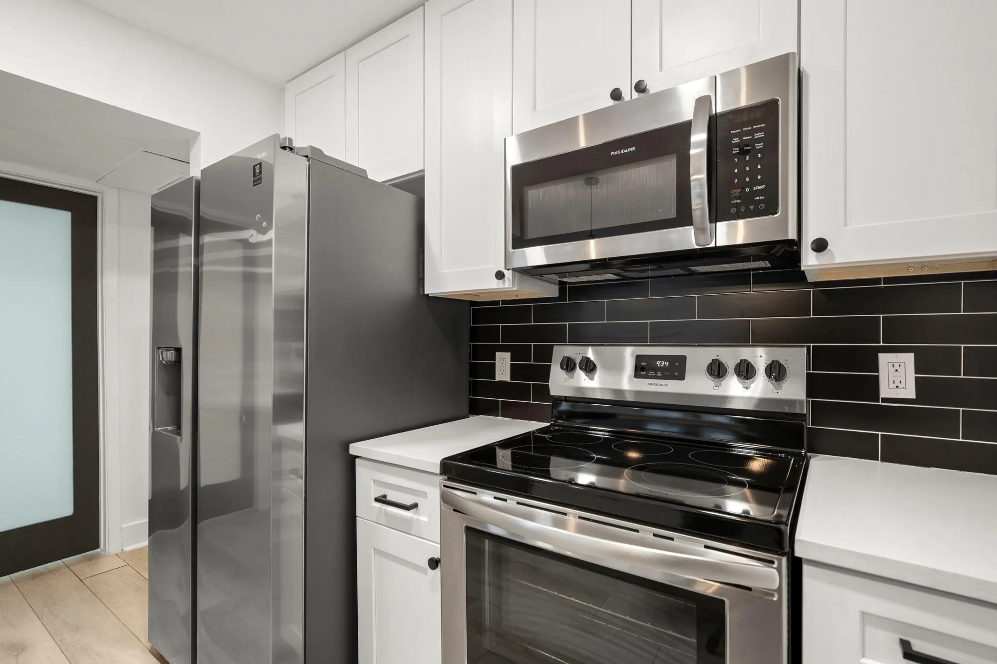 Photo 3 of 909 REINLI ST #103