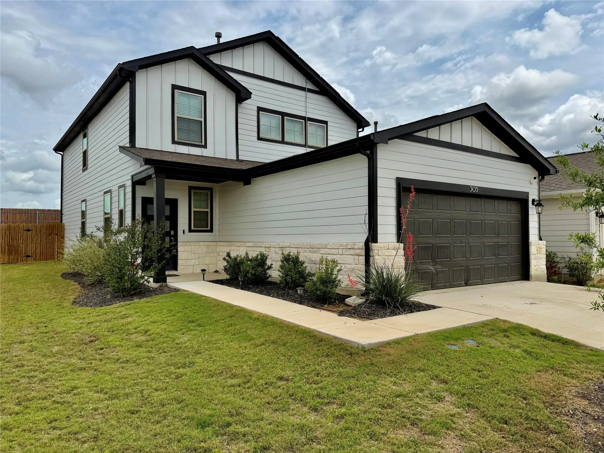 Photo of 305 TOLO DR, Elgin, TX, 78621