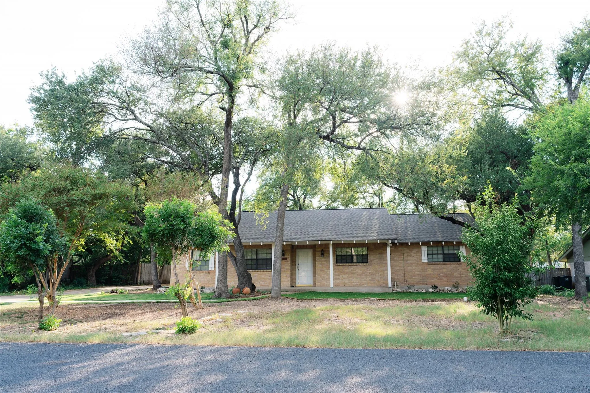 Photo 4 of 13002 CEDARHURST CIR