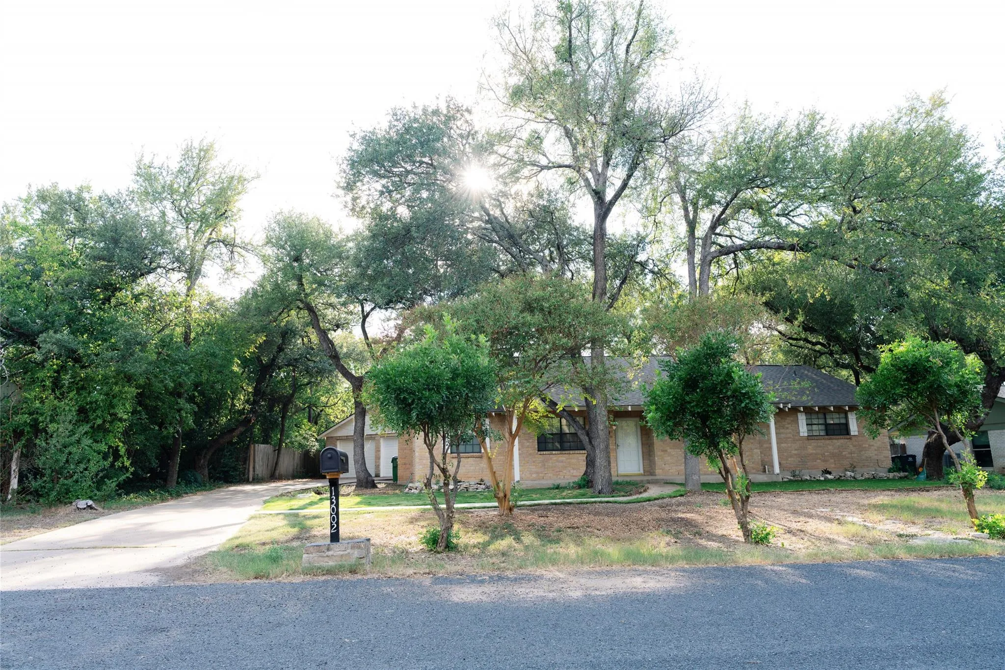 Photo 3 of 13002 CEDARHURST CIR
