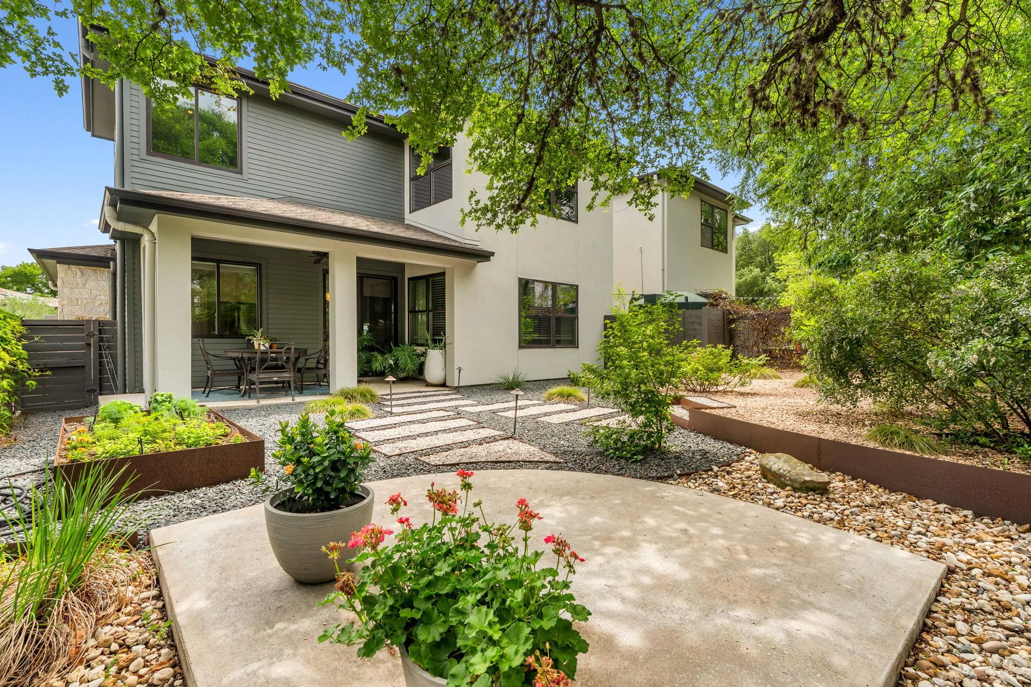 Photo 4 of 1303 AZIE MORTON RD #2
