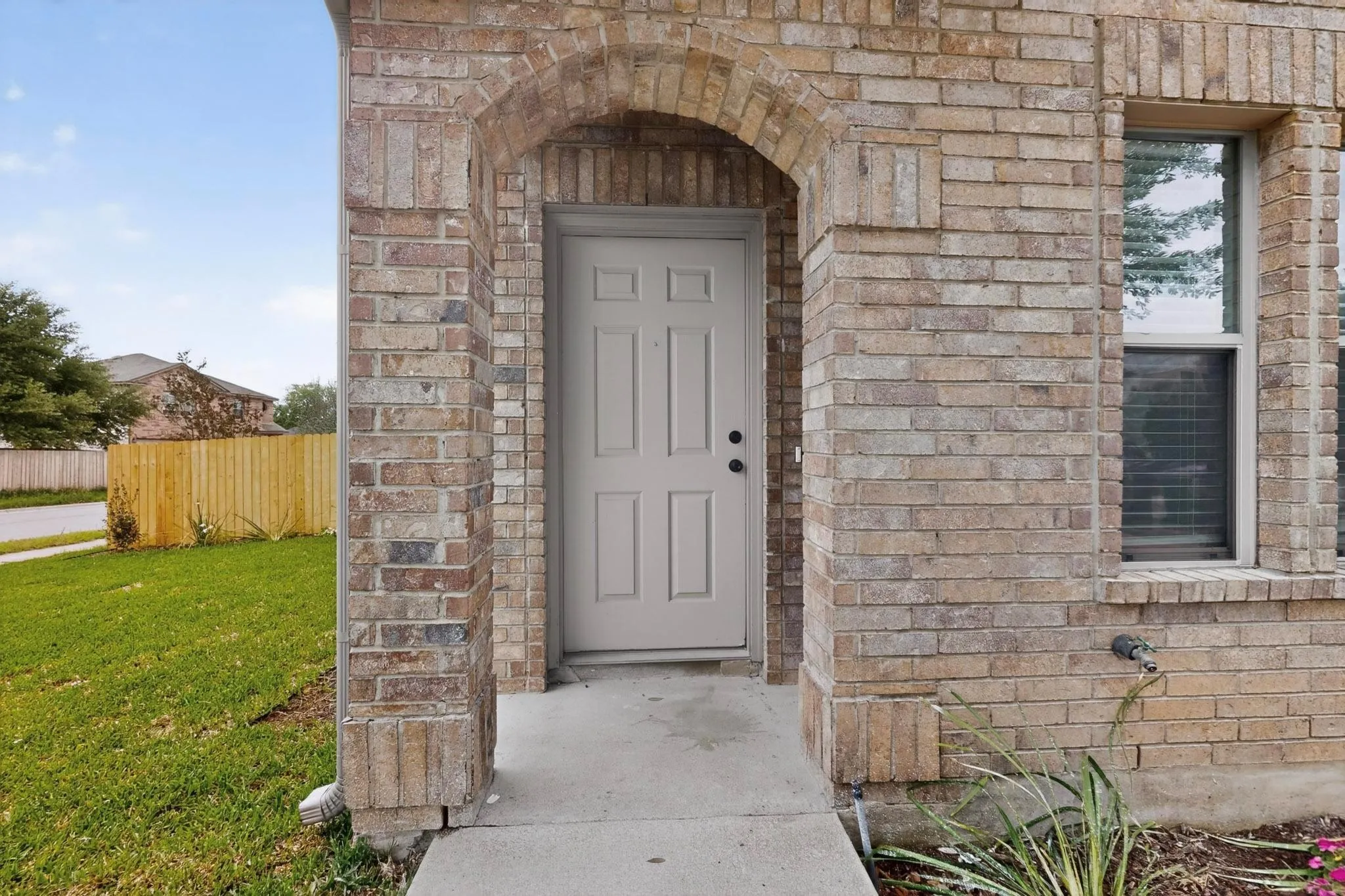 Photo 4 of 1200 APOLLO CIR