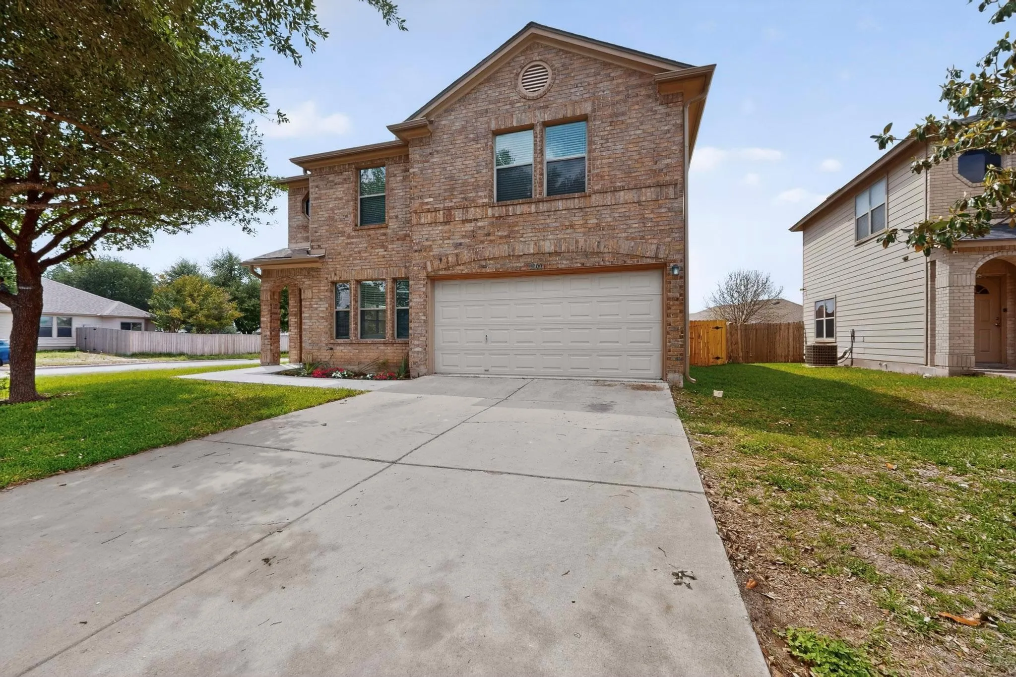 Photo 2 of 1200 APOLLO CIR