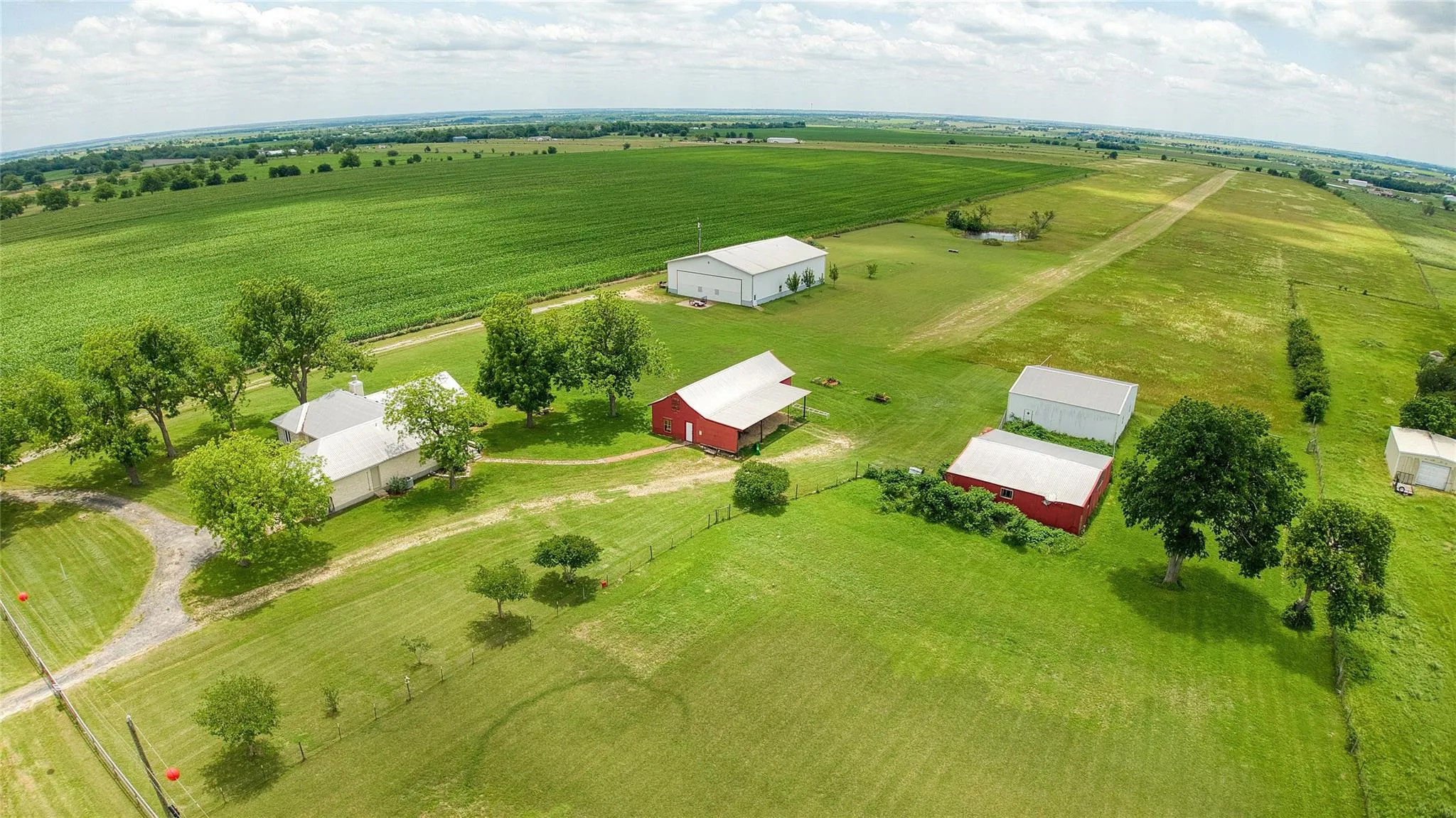 Photo of 1005 E BUTTERCUP RD, Taylor, TX, 76574