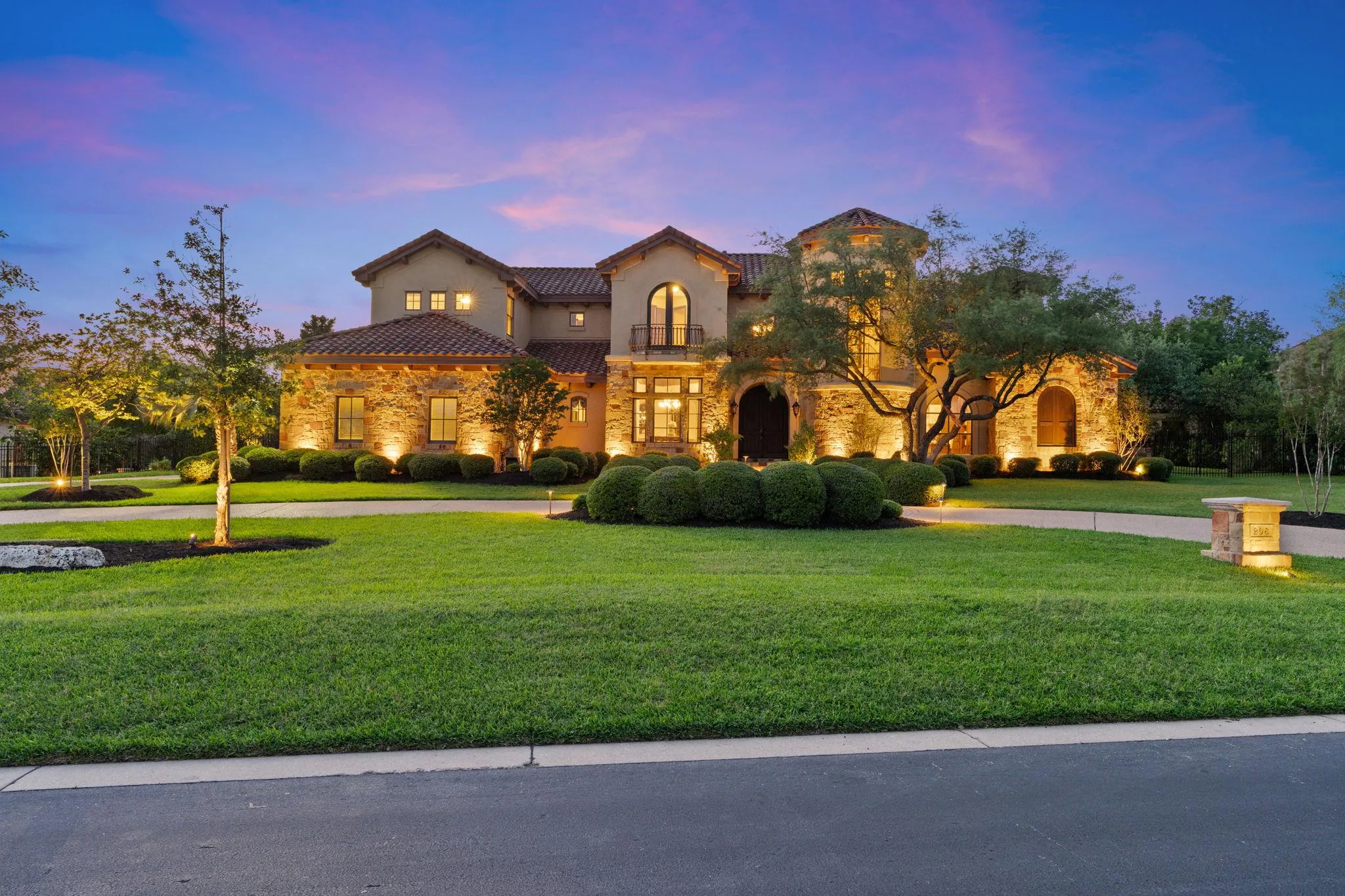 Photo of 206 BELLA CIMA DR, Austin, 78734