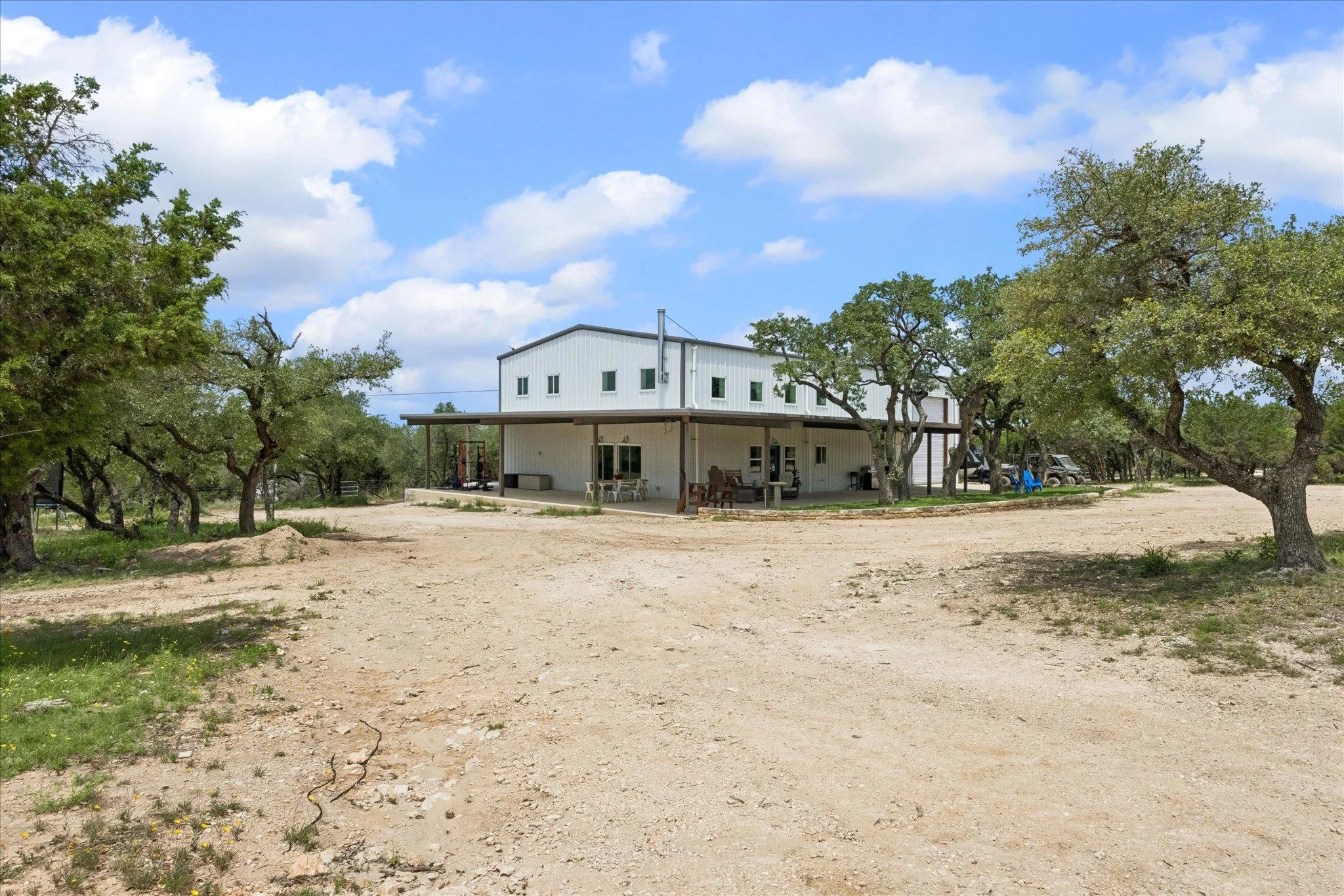 Photo 5 of 6411 W FITZHUGH RD