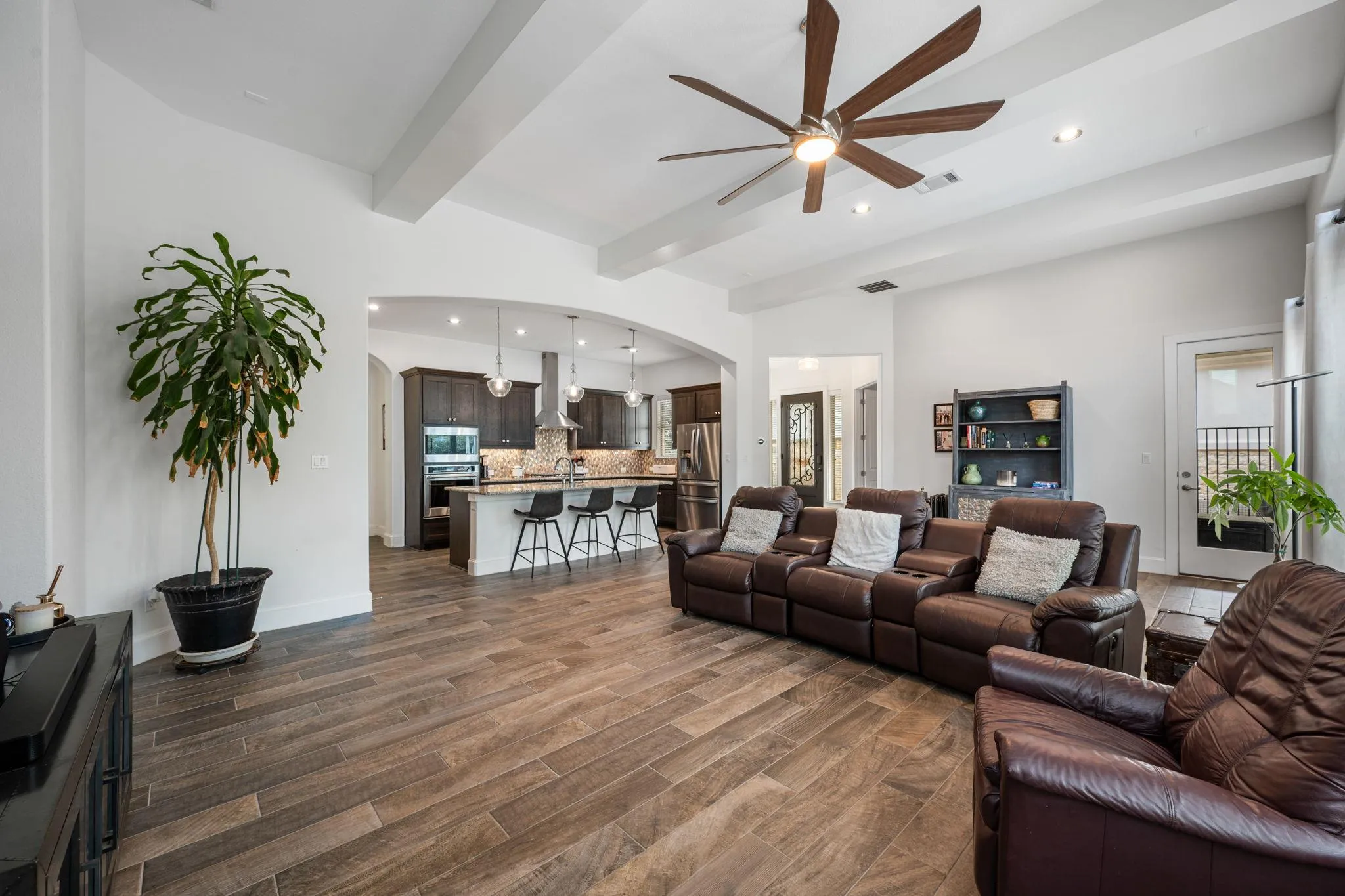 Photo 2 of 401 SKYFLOWER DR