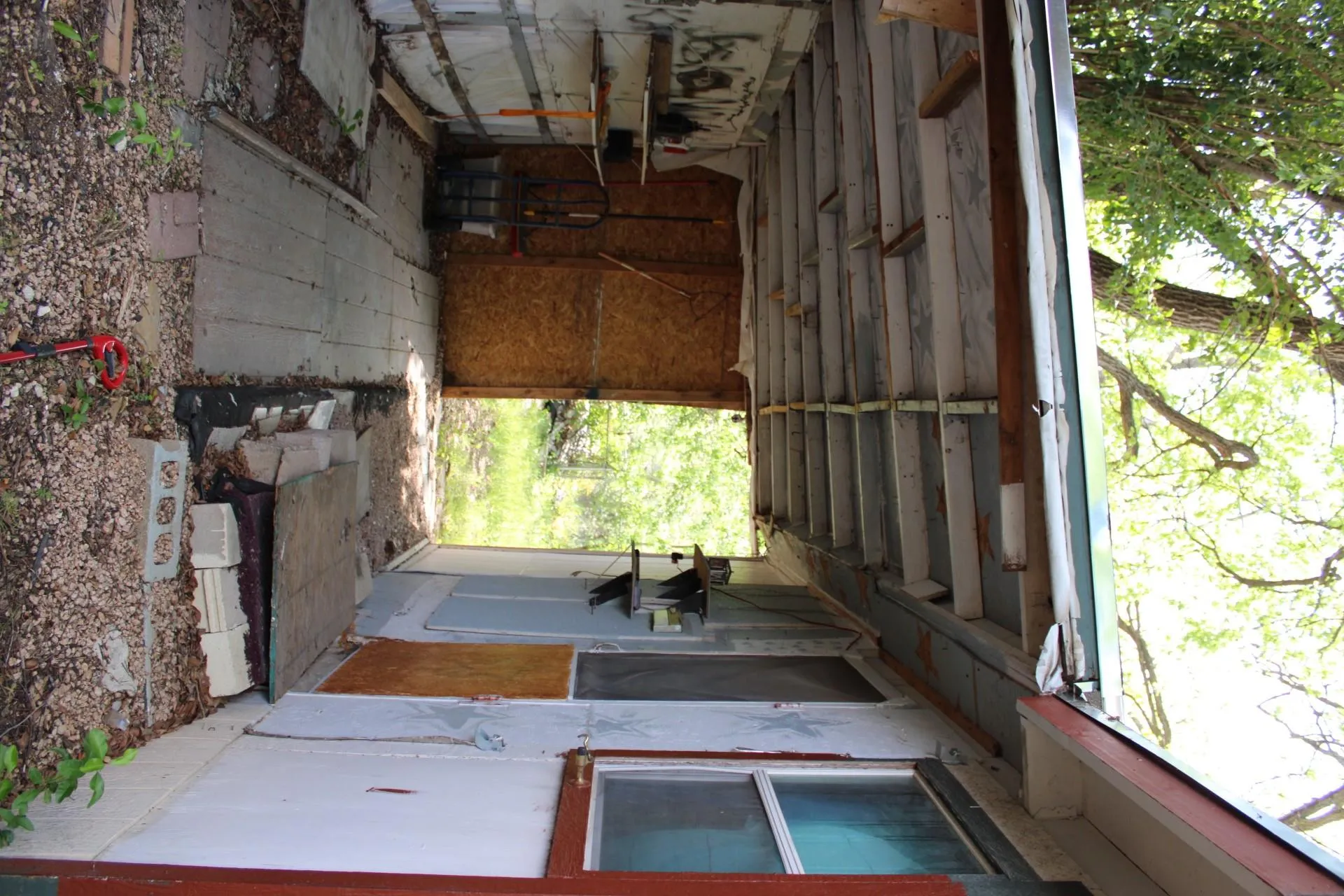 Photo 3 of 3017 LYONS RD