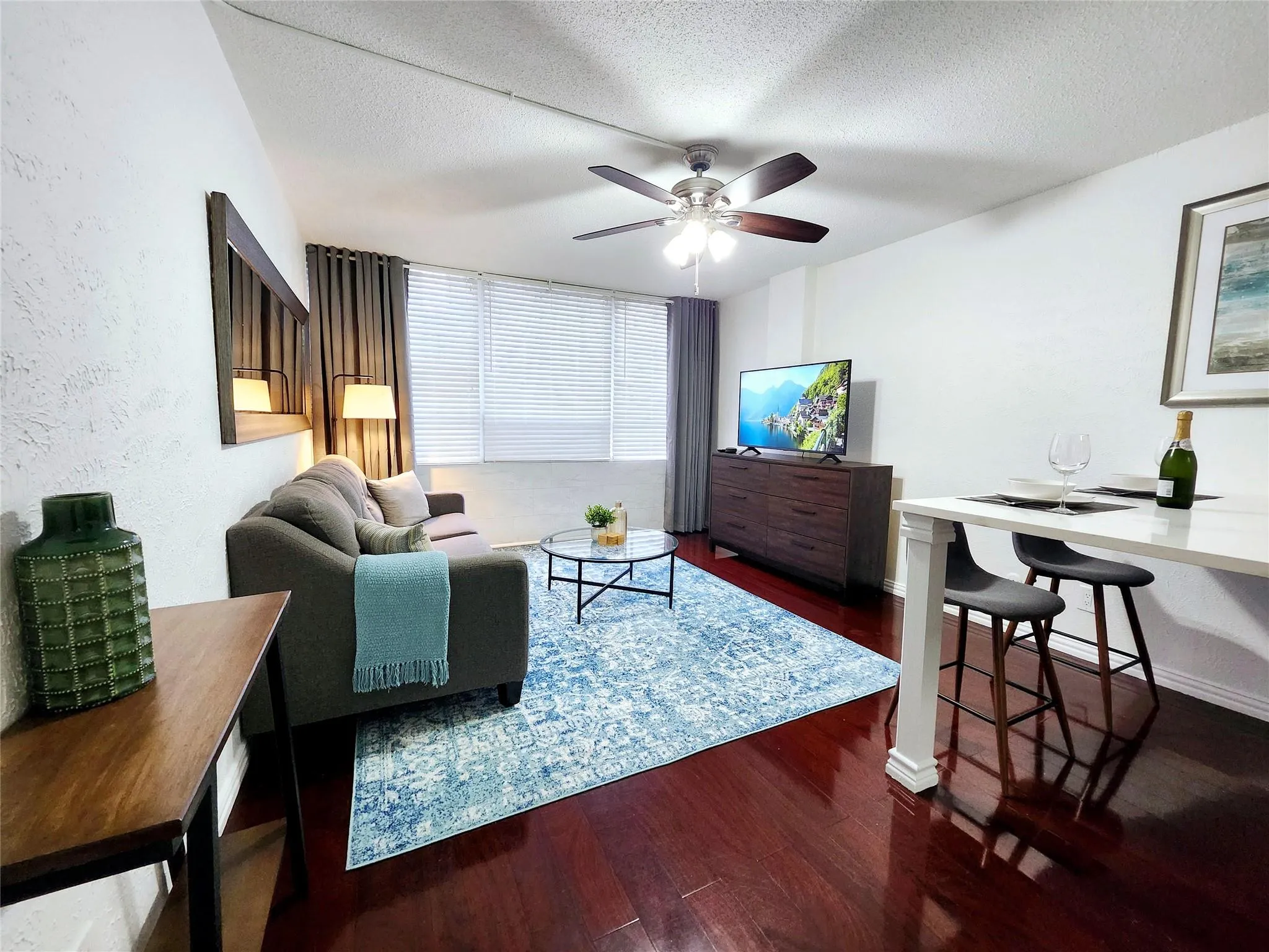 Photo 3 of 1800 LAVACA ST #102