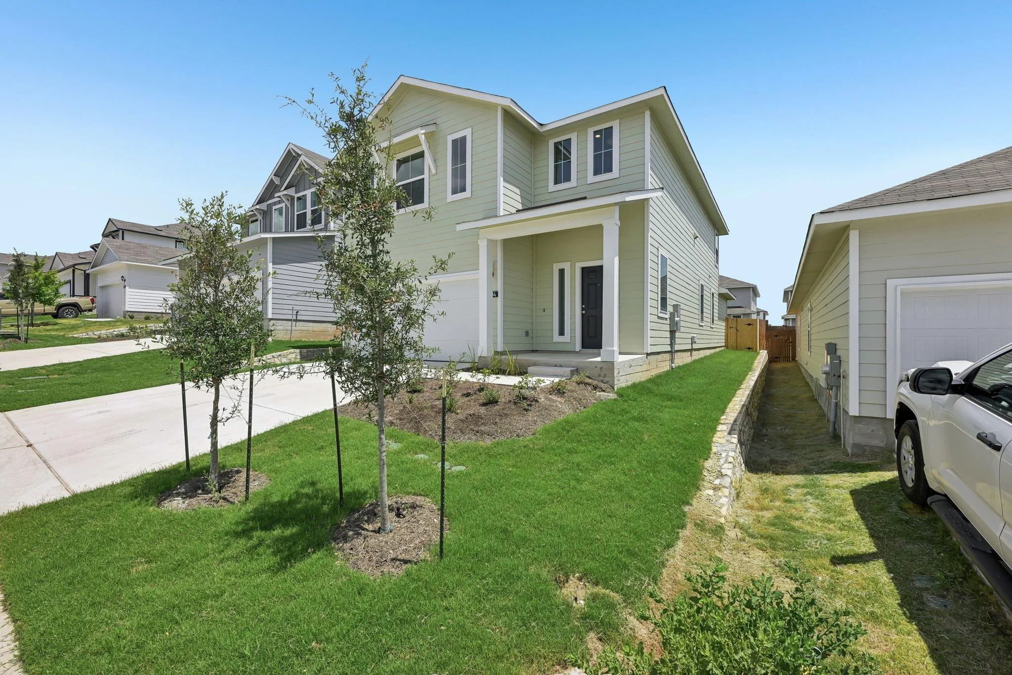 Photo 3 of 2704 TOWY RD