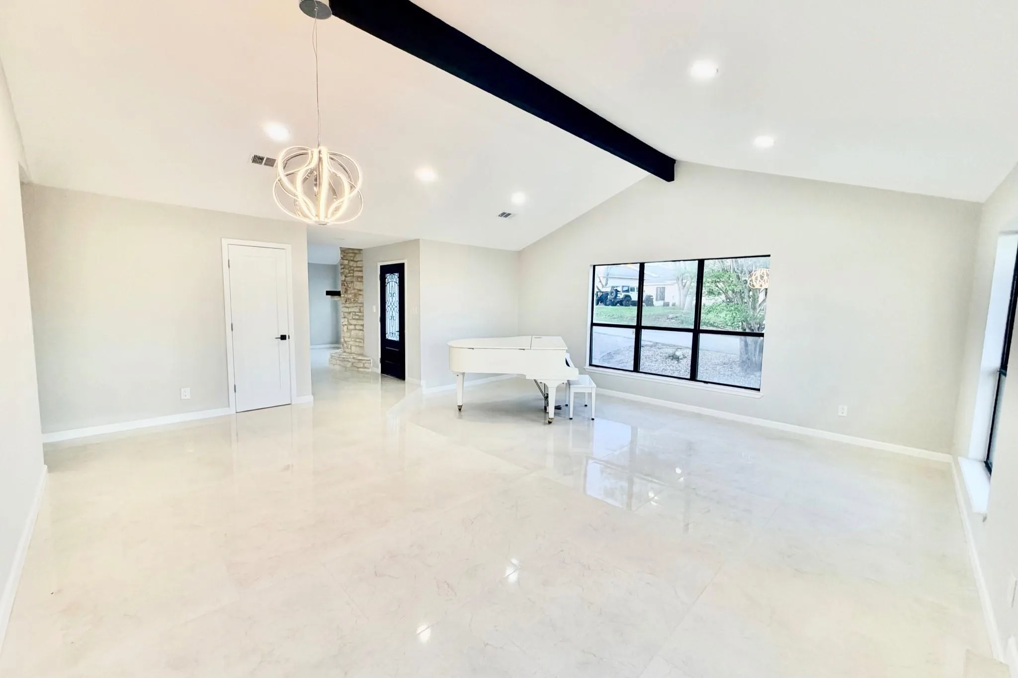 Photo 5 of 20201 BYRD AVE