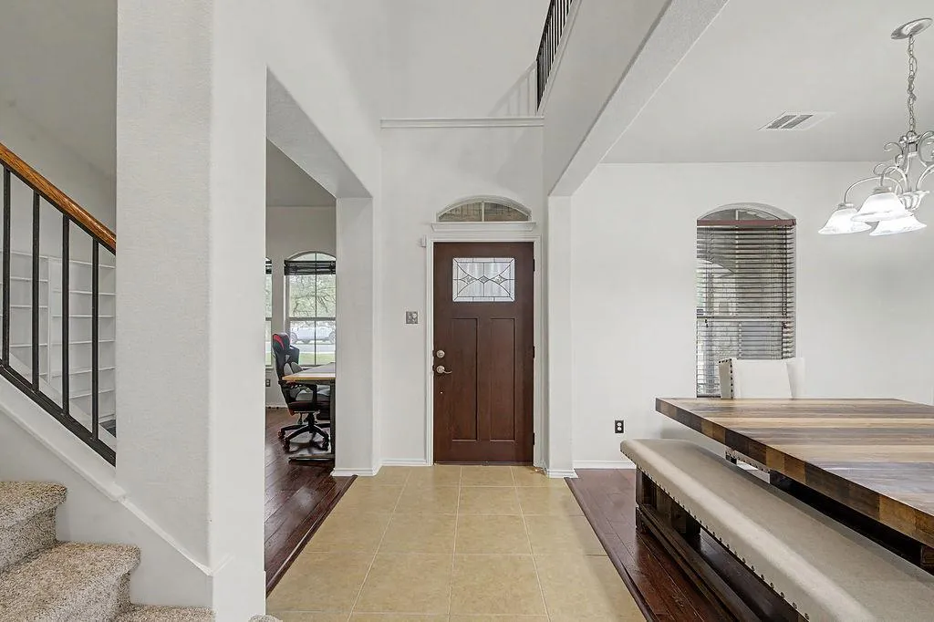 Photo 4 of 17804 LINKHILL DR