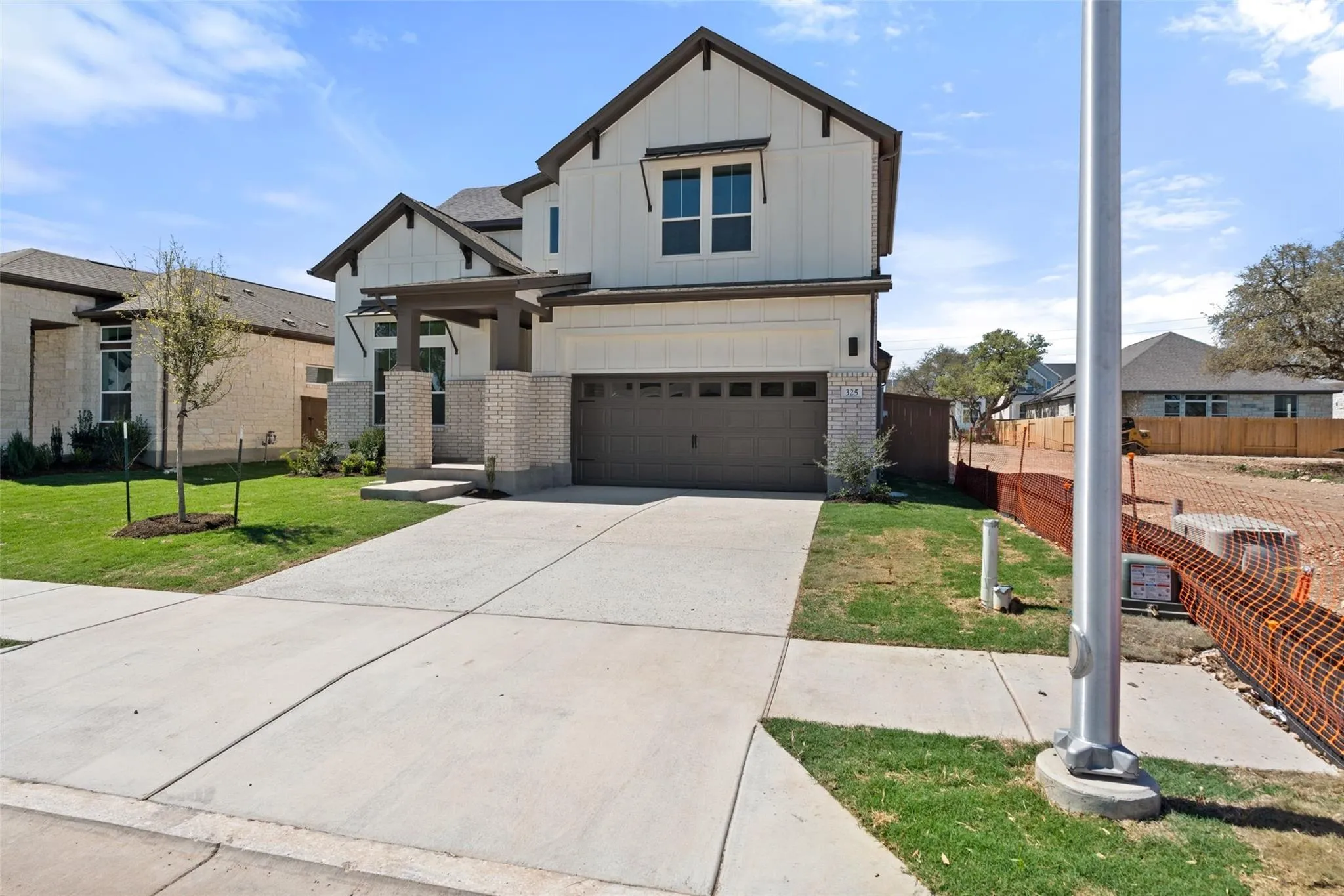 Photo 2 of 325 SAN SABA DR