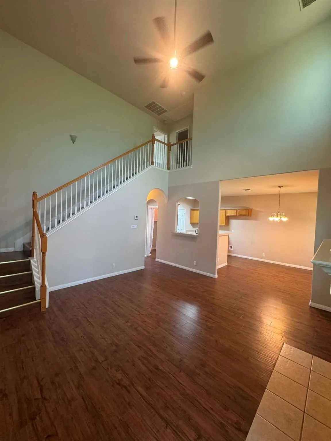 Photo 3 of 2037 NORTHVIEW DR