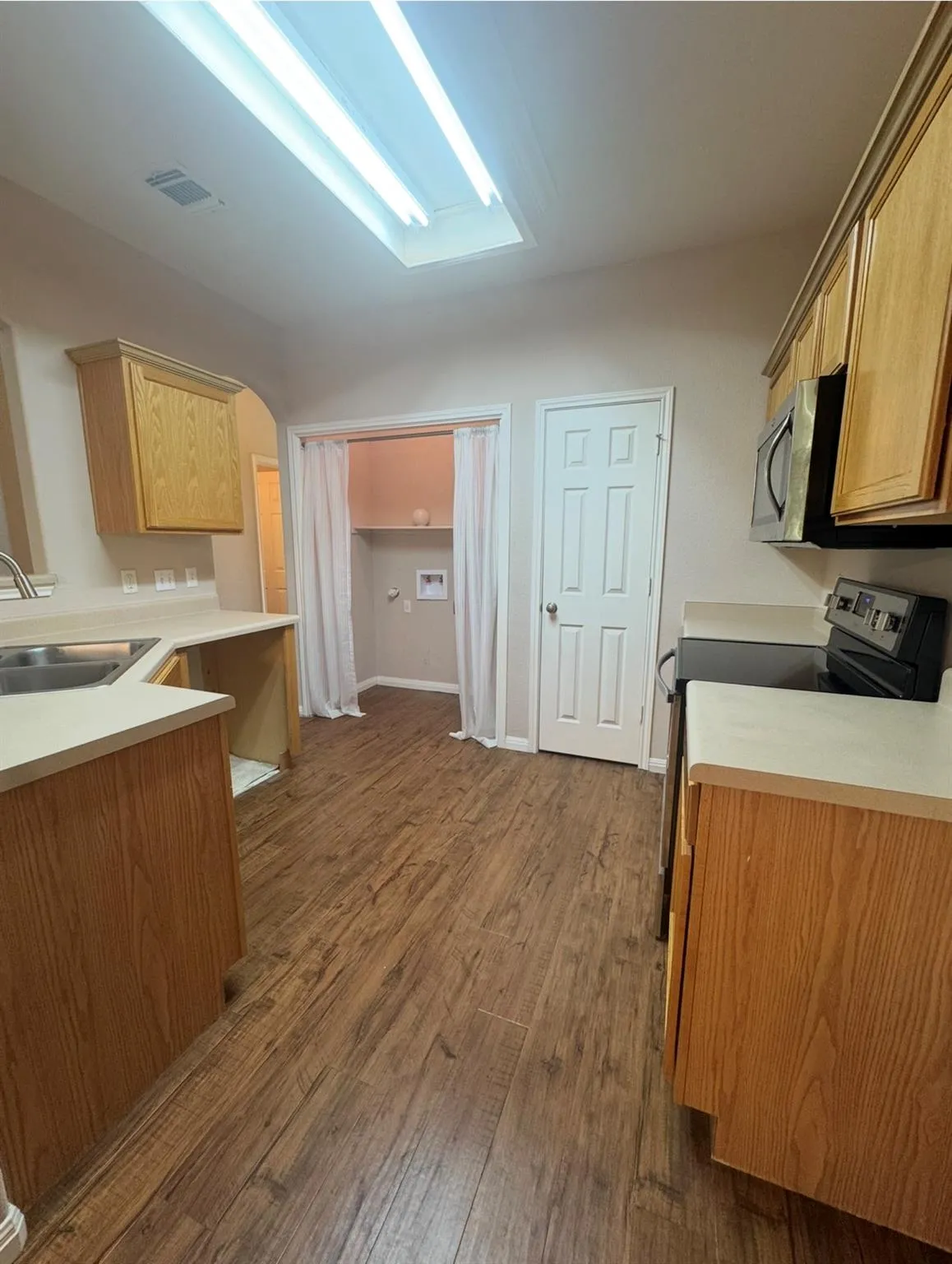 Photo 5 of 2037 NORTHVIEW DR