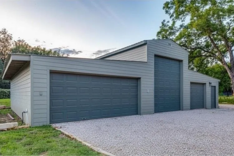 Photo 4 of 303 LAGO VERDE RD