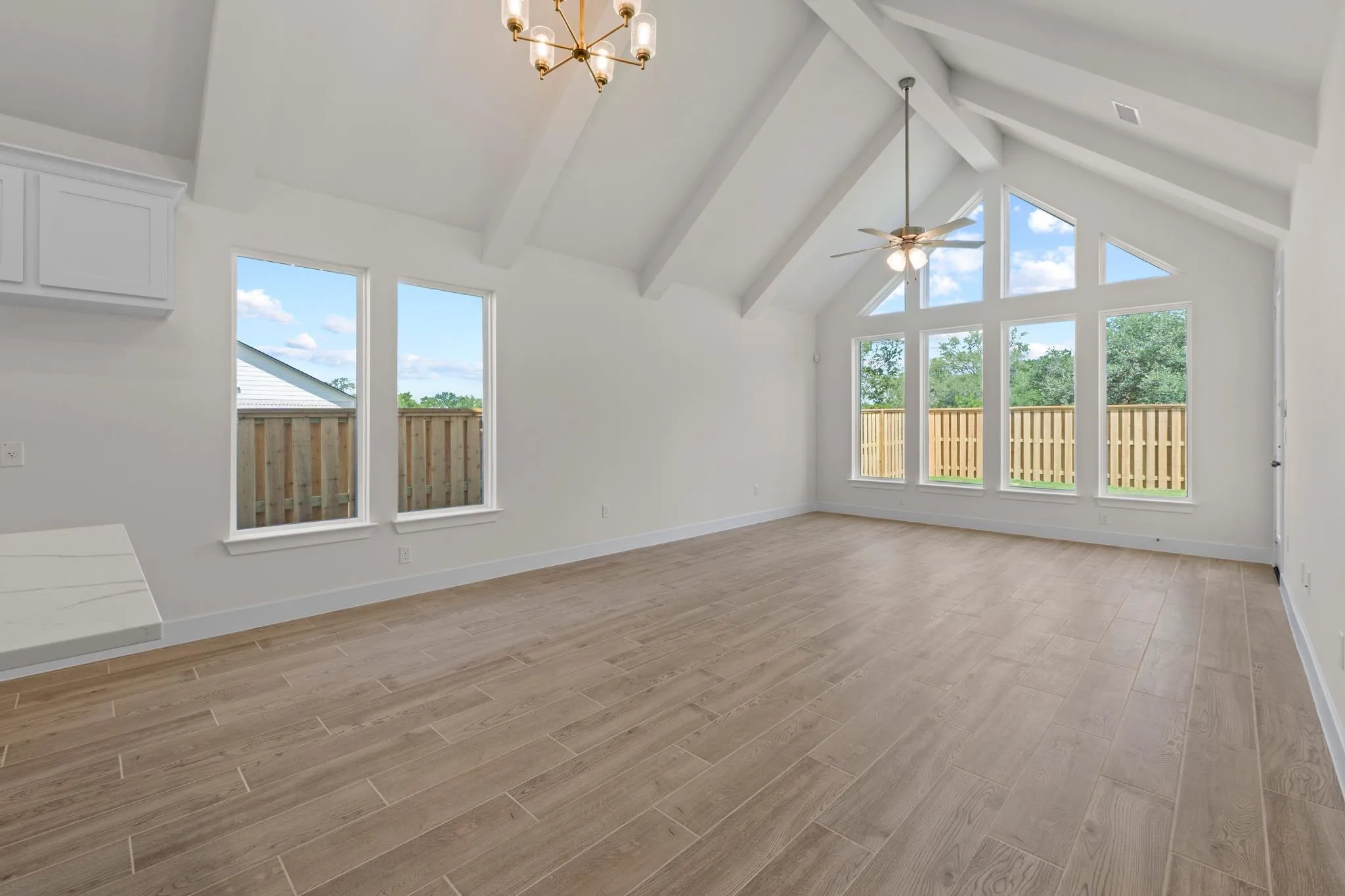 Photo 5 of 517 BUCKAROO DR