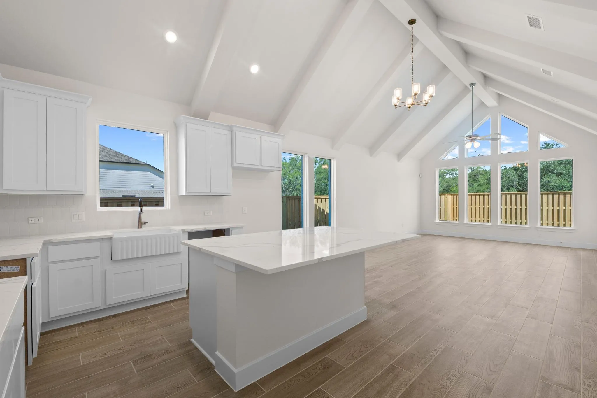 Photo 4 of 517 BUCKAROO DR