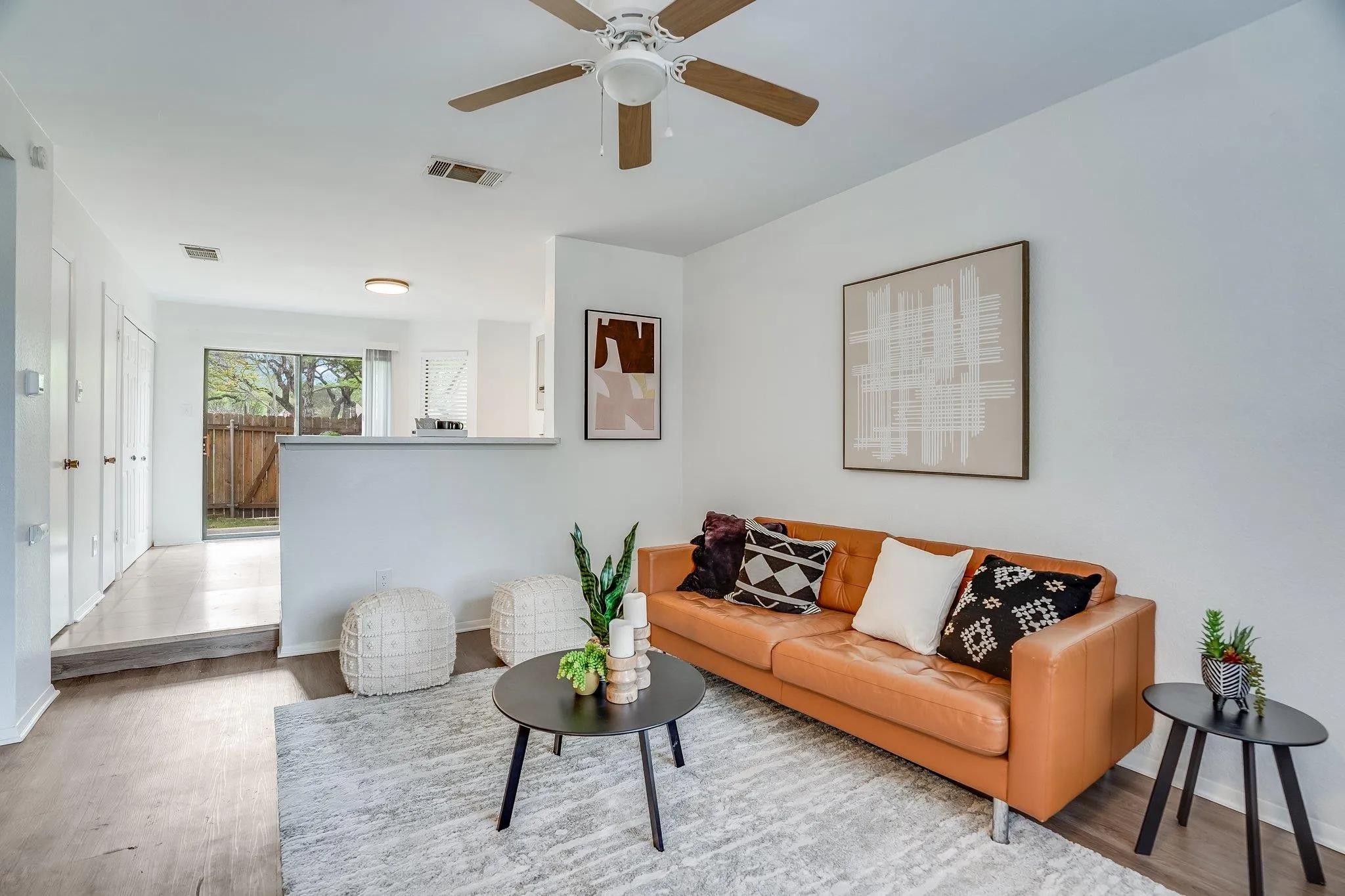 Photo 3 of 11901 SWEARINGEN DR #37