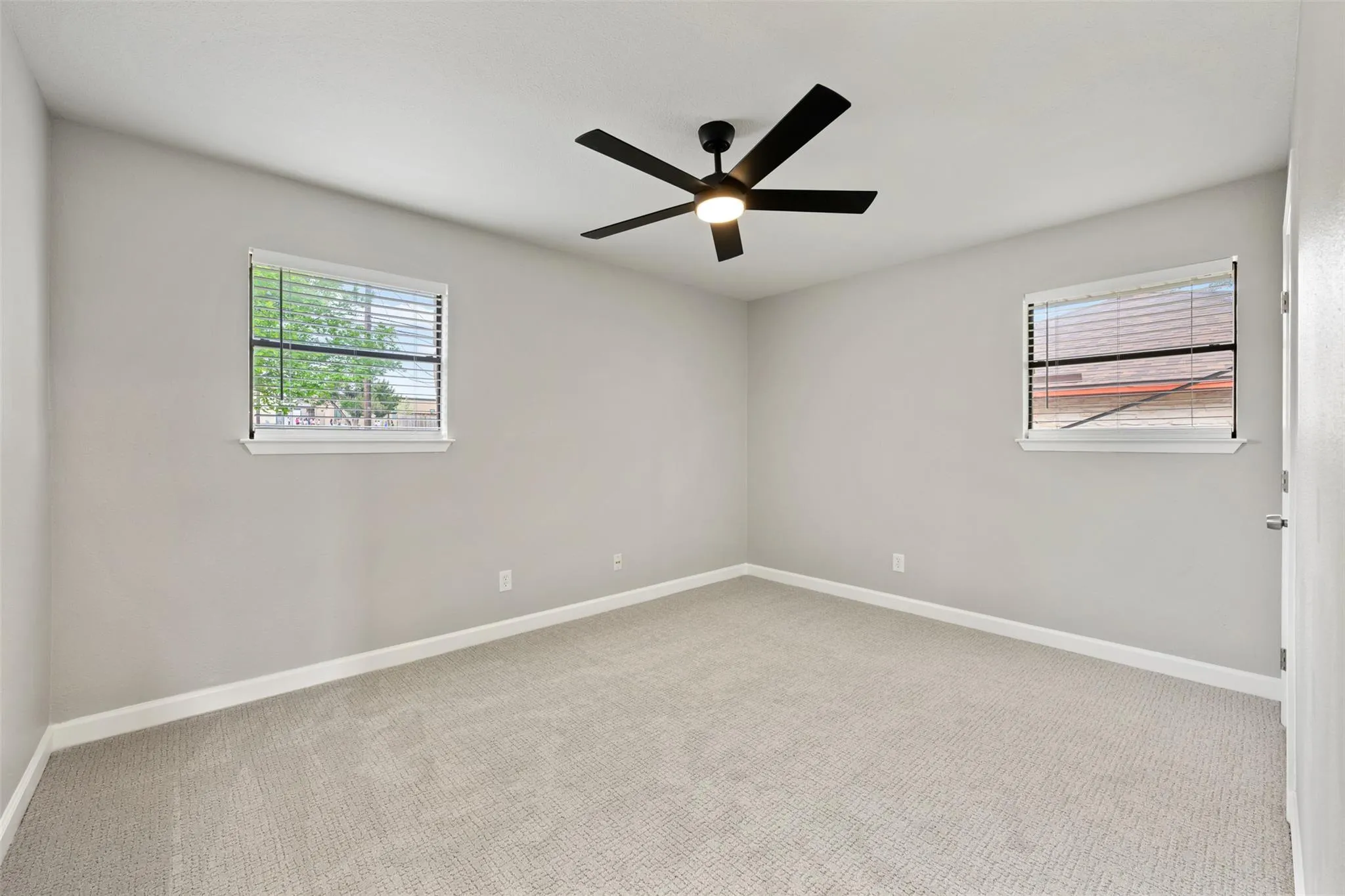 Photo 4 of 1301 DOVE HAVEN DR